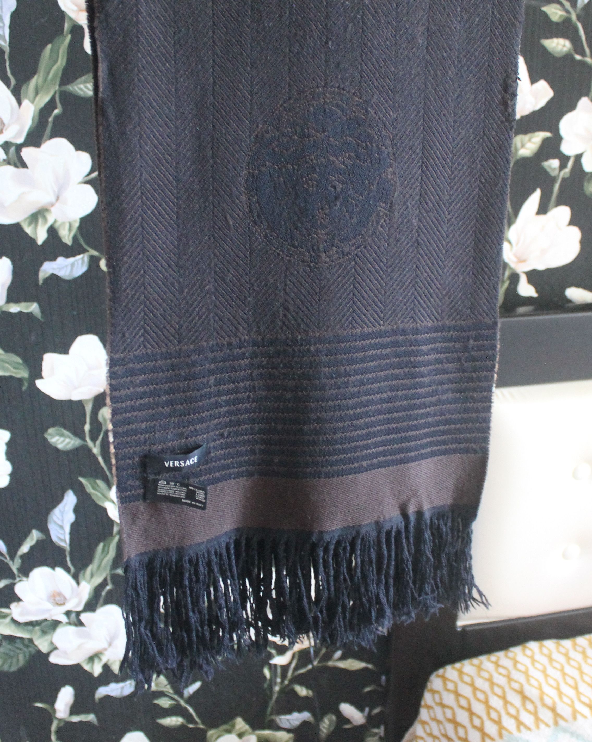 Versace Versace Big Medusa Scarf Size ONE SIZE - 2 Thumbnail