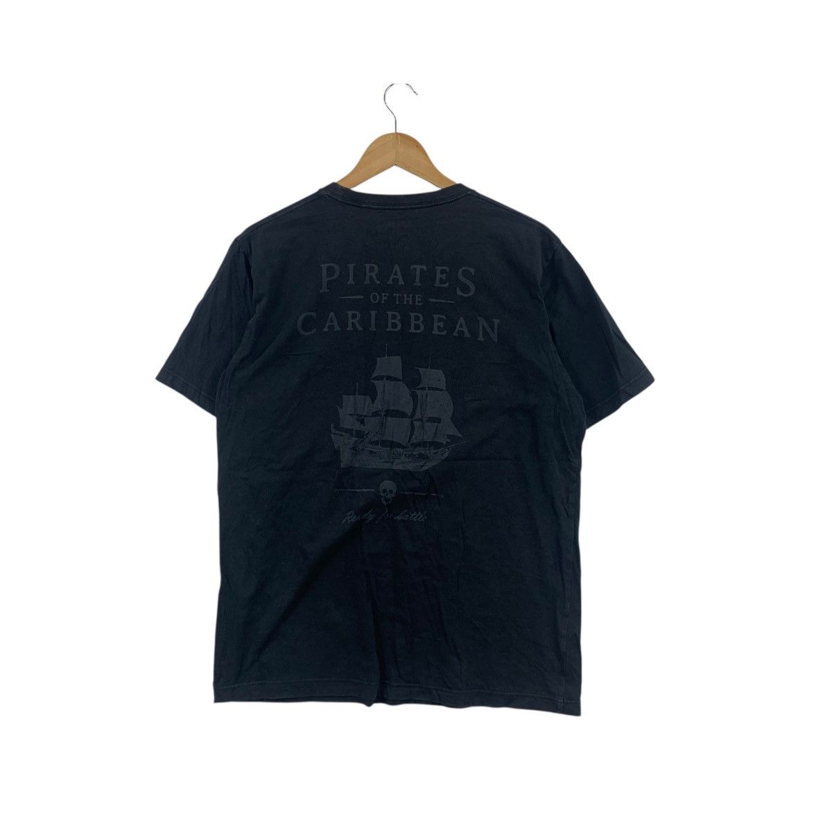 Uniqlo UNIQLO x PIRATES OF THE CARIBBEAN Movie Film Tee Shirt Top Size US XL / EU 56 / 4 - 6 Thumbnail