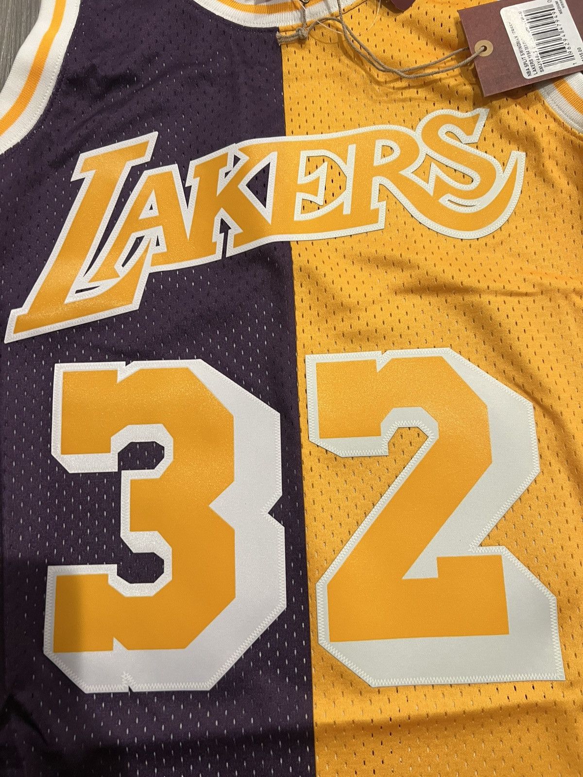 Mitchell & Ness Size M Mitchell & Ness Magic Johnson Gold Los Angeles Lakers Size US M / EU 48-50 / 2 - 3 Thumbnail