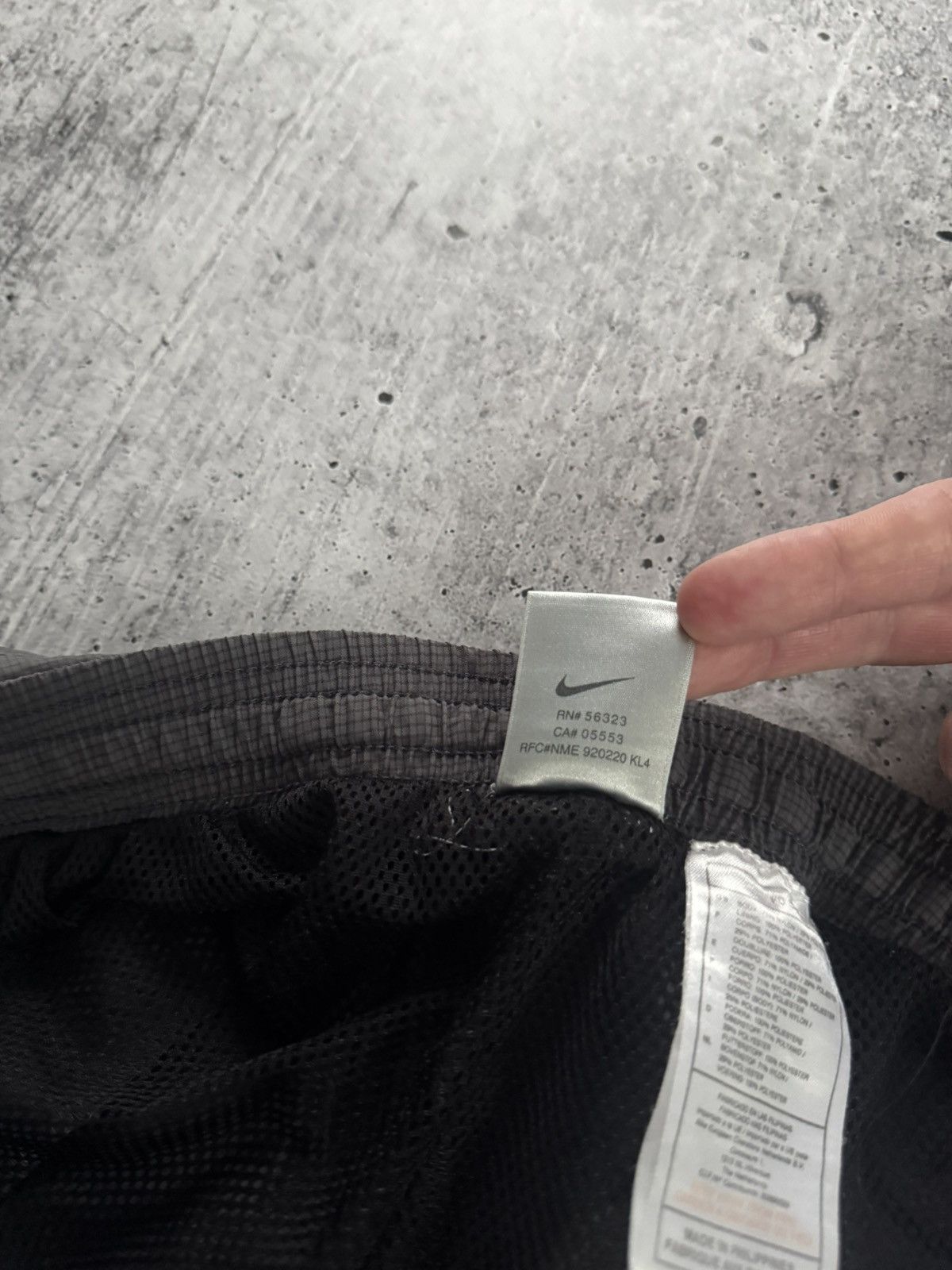 Nike Vintage Nike Track Pants Dark Gray Sweatpants Nylon Joggers Size US 36 / EU 52 - 12 Thumbnail