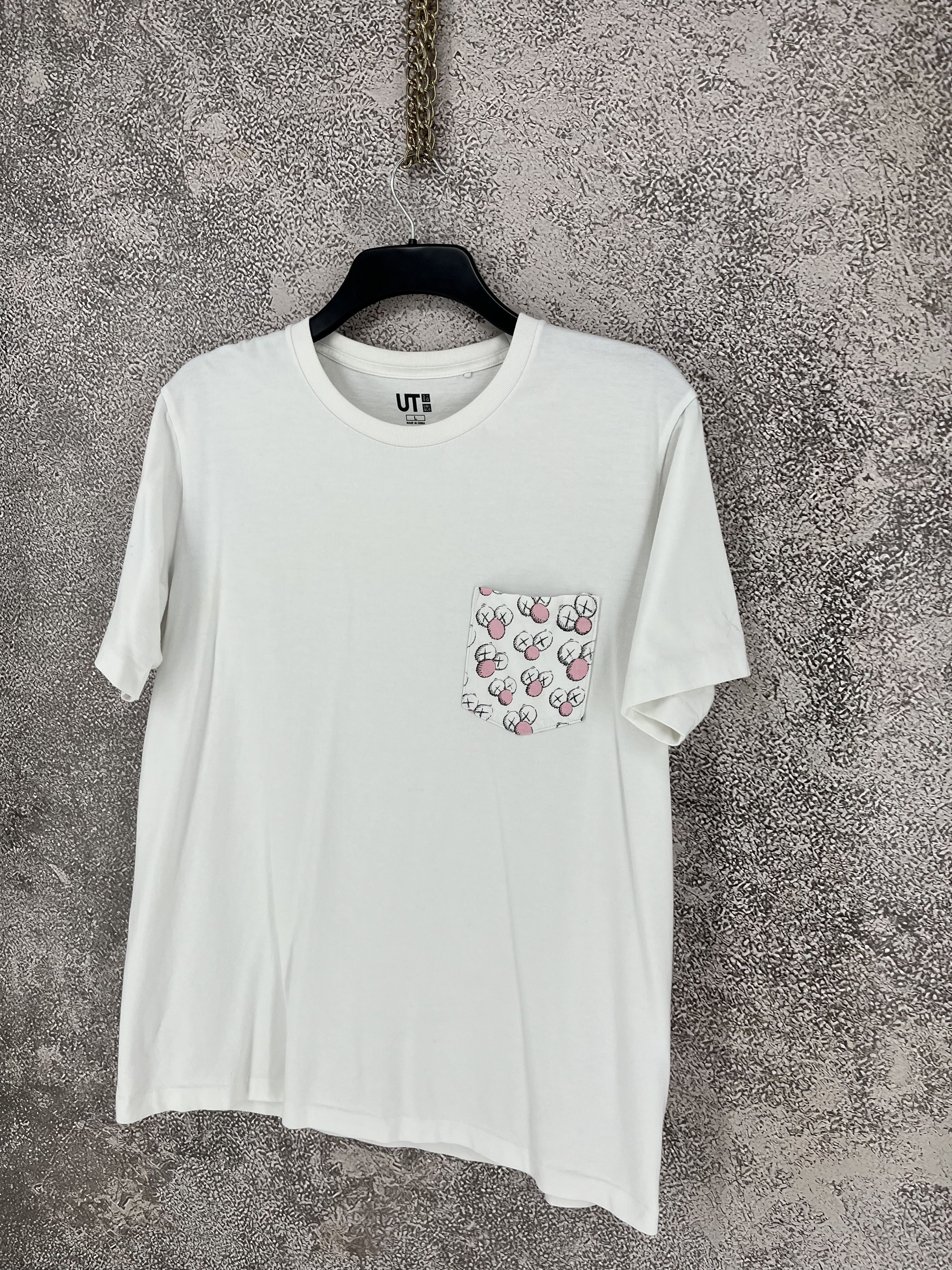 Uniqlo Mens T-Shirt Uniqlo x Kaws Big Print Size L Size US L / EU 52-54 / 3 - 3 Thumbnail