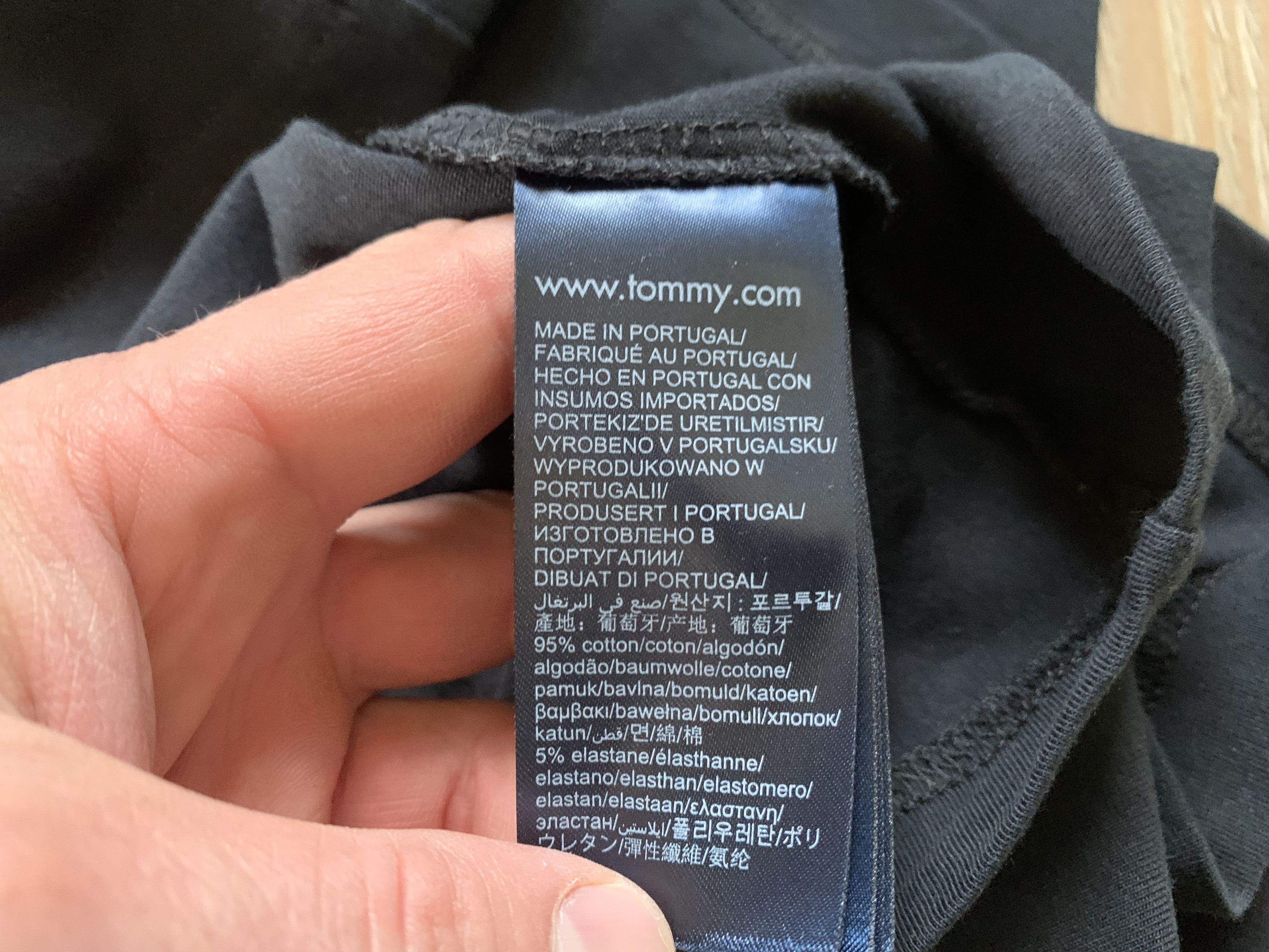 Tommy Hilfiger Tommy Hilfiger Black Basic Cotton T Shirt Size US M / EU 48-50 / 2 - 6 Thumbnail