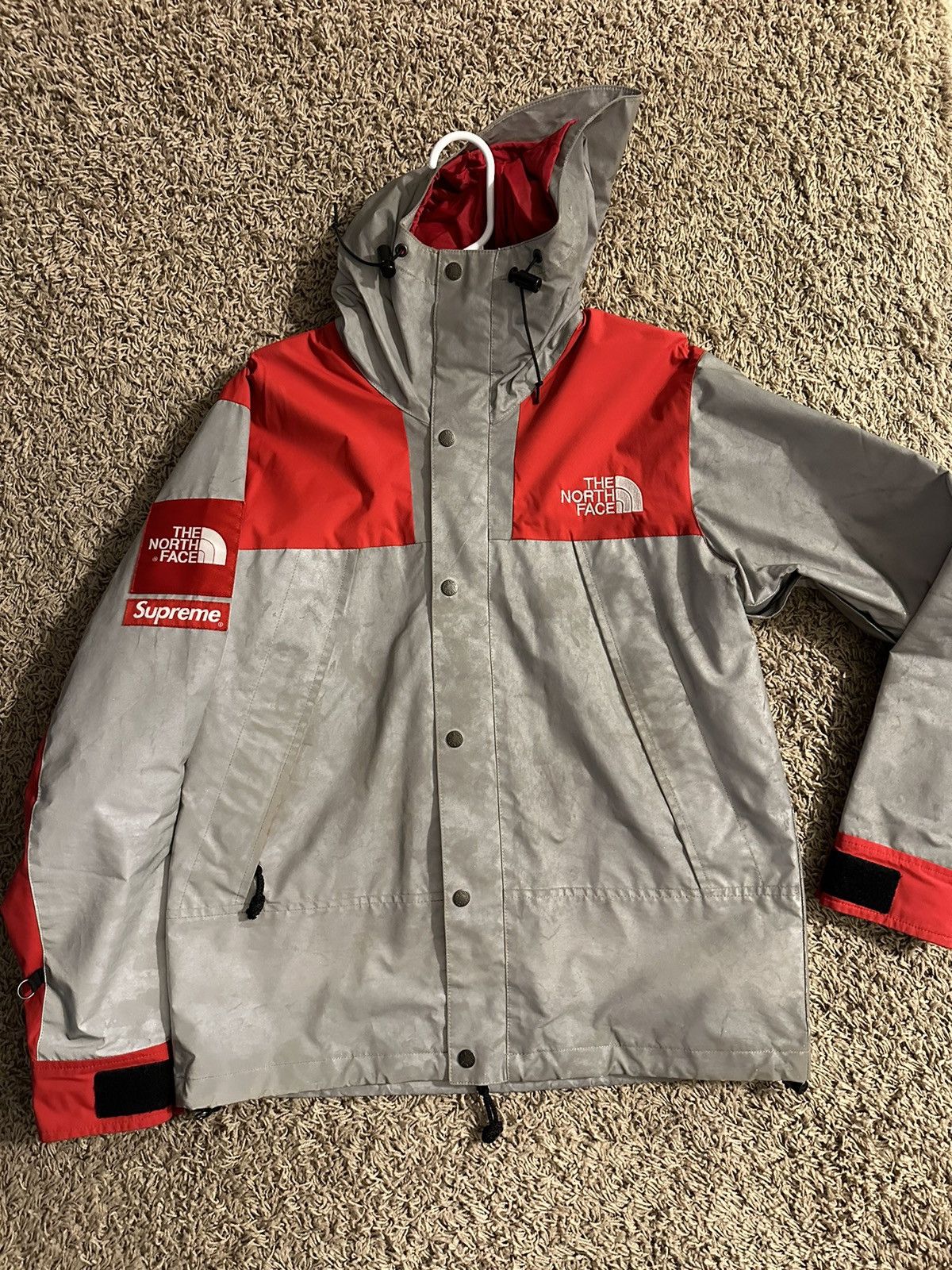 image of Supreme X Tnf Reflective 3M Mountain Parka in Grey, Men's (Size Medium)