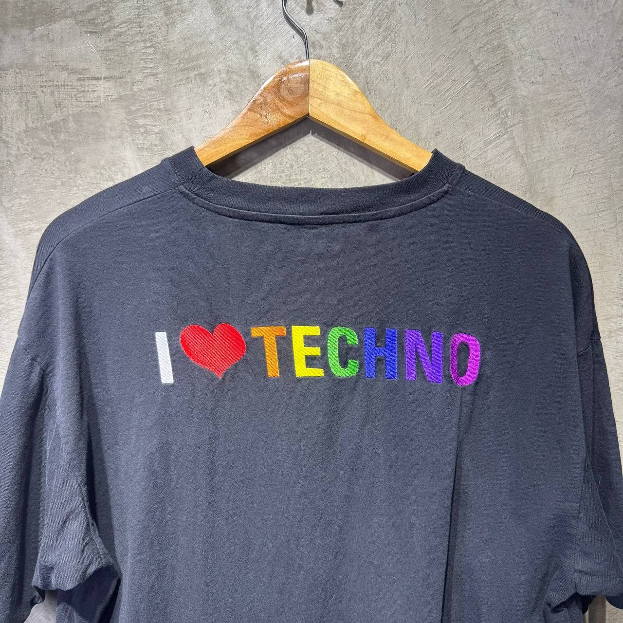 Balenciaga Balenciaga “I Love Techno” embroidered tee Size US L / EU 52-54 / 3 - 2 Thumbnail