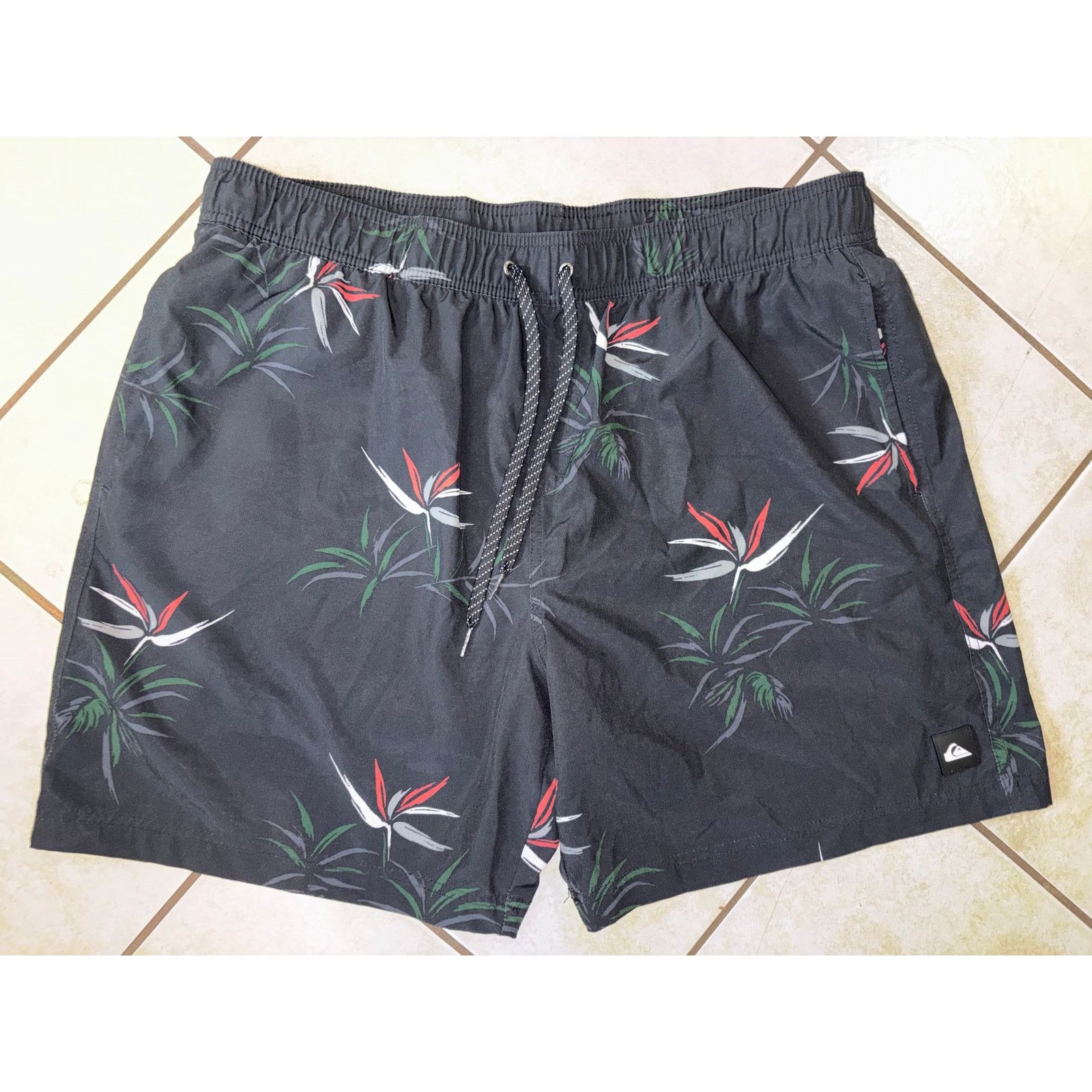 Quiksilver Quiksilver men’s volley swim shorts XL floral Size US 36 / EU 52 - 1 Thumbnail