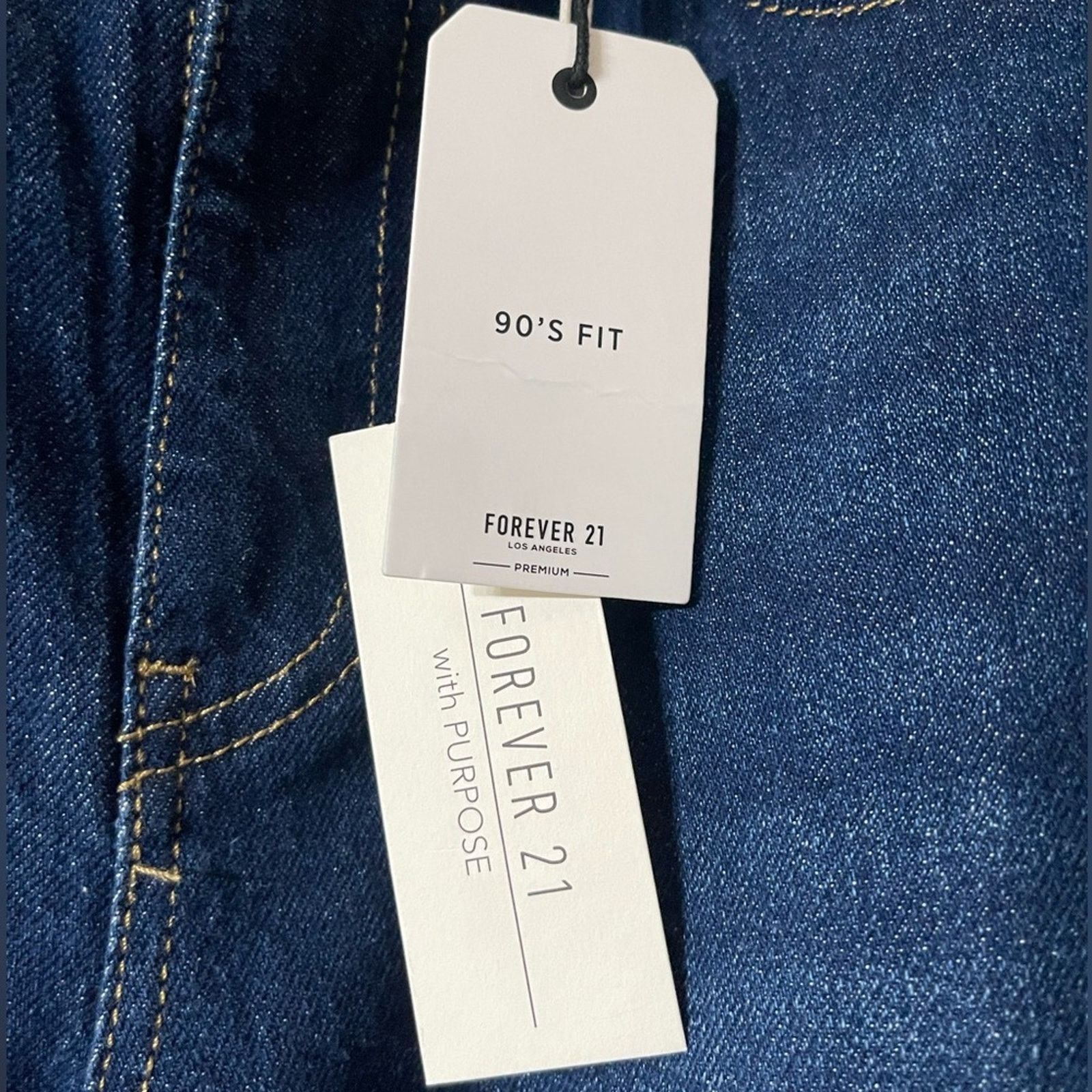 Forever 21 Forever 21 Women's 90s Style Relaxed Fit Jeans - Size 28 NWT Size 28" / US 6 / IT 42 - 2 Thumbnail