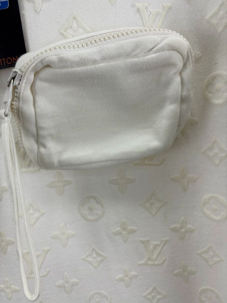 Louis Vuitton Louis Vuitton Louis Vuitton Short Sleeve TShirt with Pocke Size US S / EU 44-46 / 1 - 4 Thumbnail