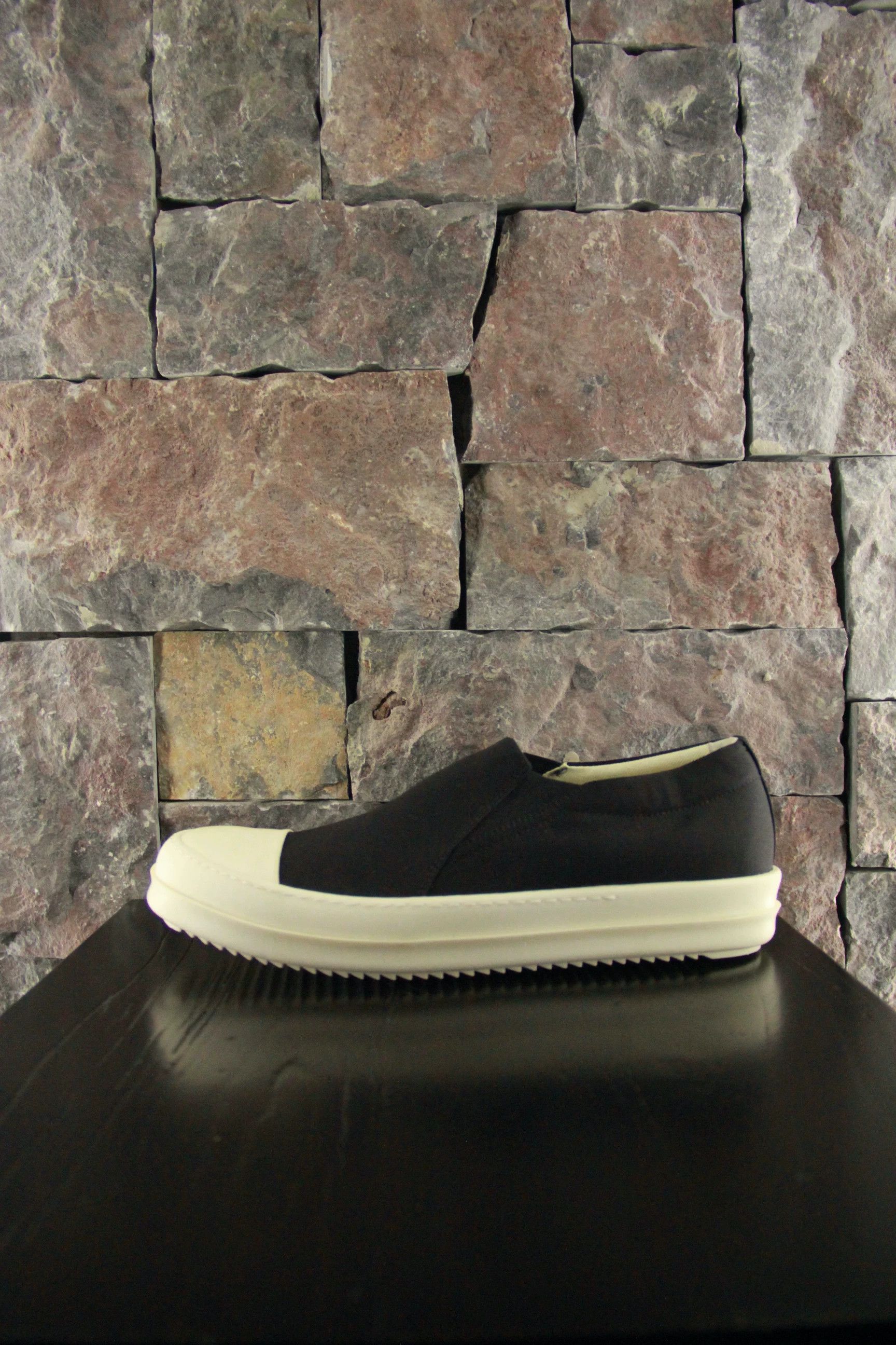 Rick Owens Rick Owens White Slip Ons Men 10 Size US 10 / EU 43 - 1 Thumbnail
