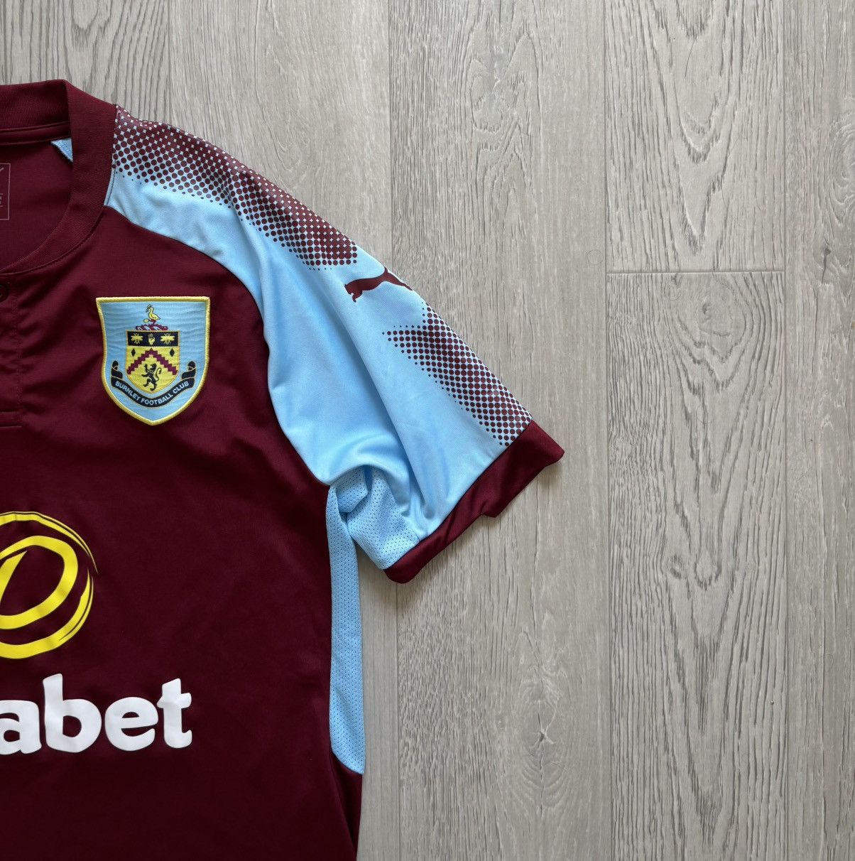 Puma Puma Burnley Football Club Soccer Jersey Dafabet Vintage Size US M / EU 48-50 / 2 - 3 Thumbnail
