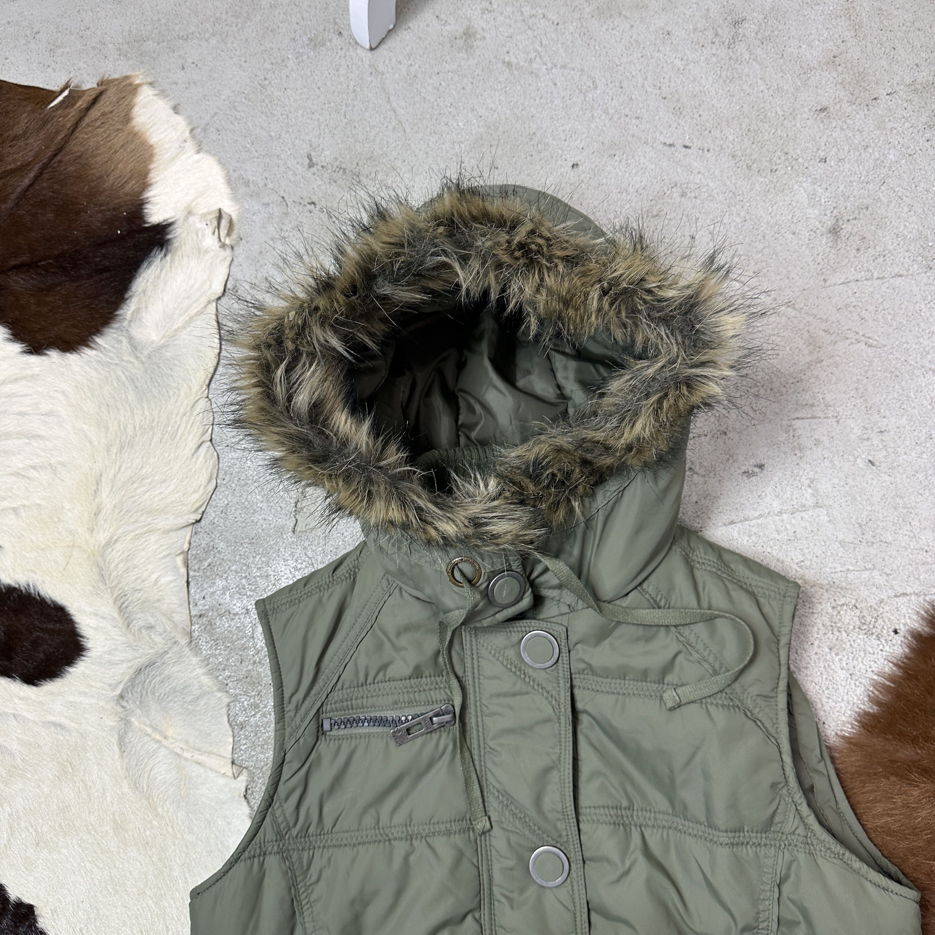 Vintage Vintage Puffer Hooded Fitted Down Vest Y2K Size M / US 6-8 / IT 42-44 - 3 Thumbnail