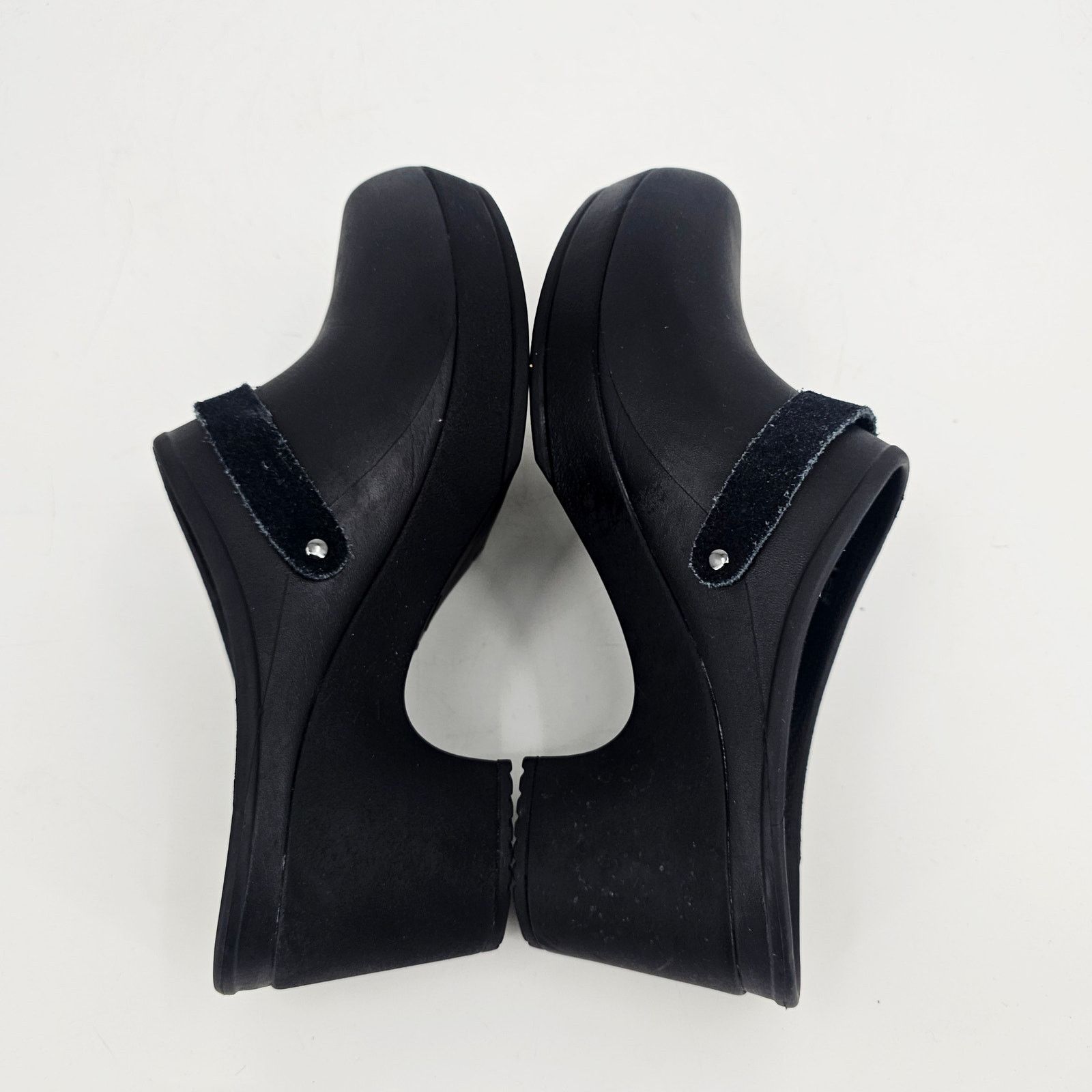 Crocs Crocs Sarah Clogs Shoes Womens Size 8 Black Mules Slip-On Size US 8 / IT 38 - 6 Thumbnail
