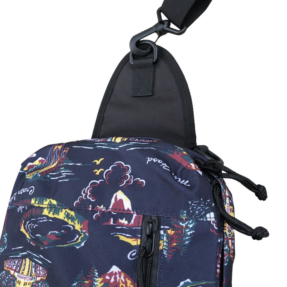 Columbia Columbia Sportwear Japan 2 in 1 Cross Body / Slim Bag Size ONE SIZE - 7 Thumbnail
