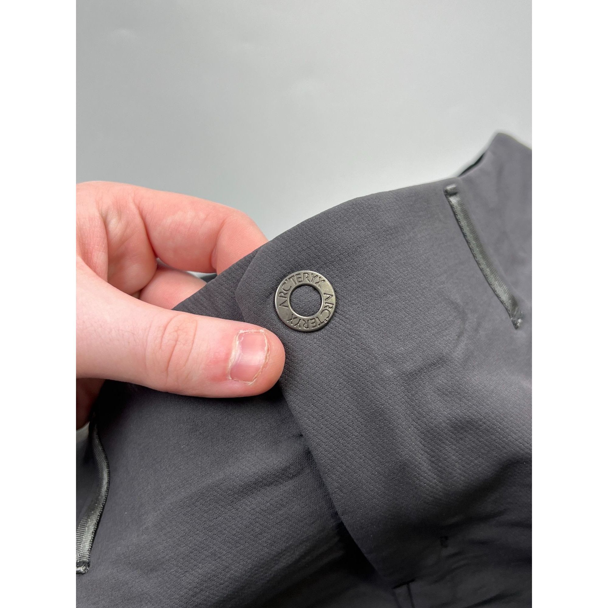 Arc'teryx Arc’teryx Nylon Cargo Trekking Pants (Y0775) Size 30" / US 8 / IT 44 - 5 Thumbnail