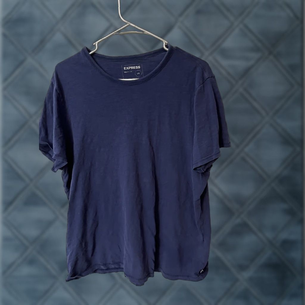 Express Express Graphic Print T-Shirt Blue Size Large Men Crew Neck Shirt MENS Express Outlet Logo Graphic Print Size US L / EU 52-54 / 3 - 1 Thumbnail