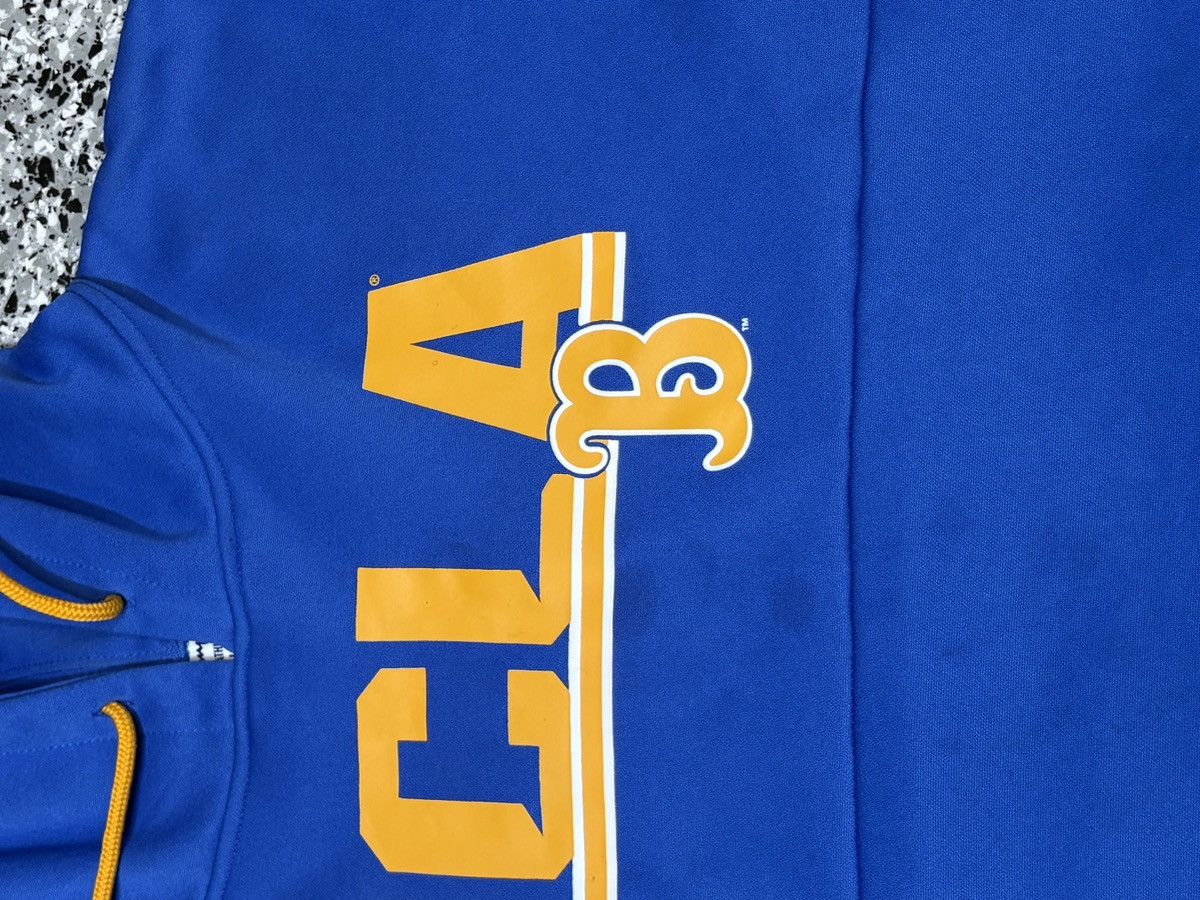 NCAA Vintage 2000s Champion UCLA Bruins College Hoodie Sz. L 0556 Size US L / EU 52-54 / 3 - 7 Thumbnail