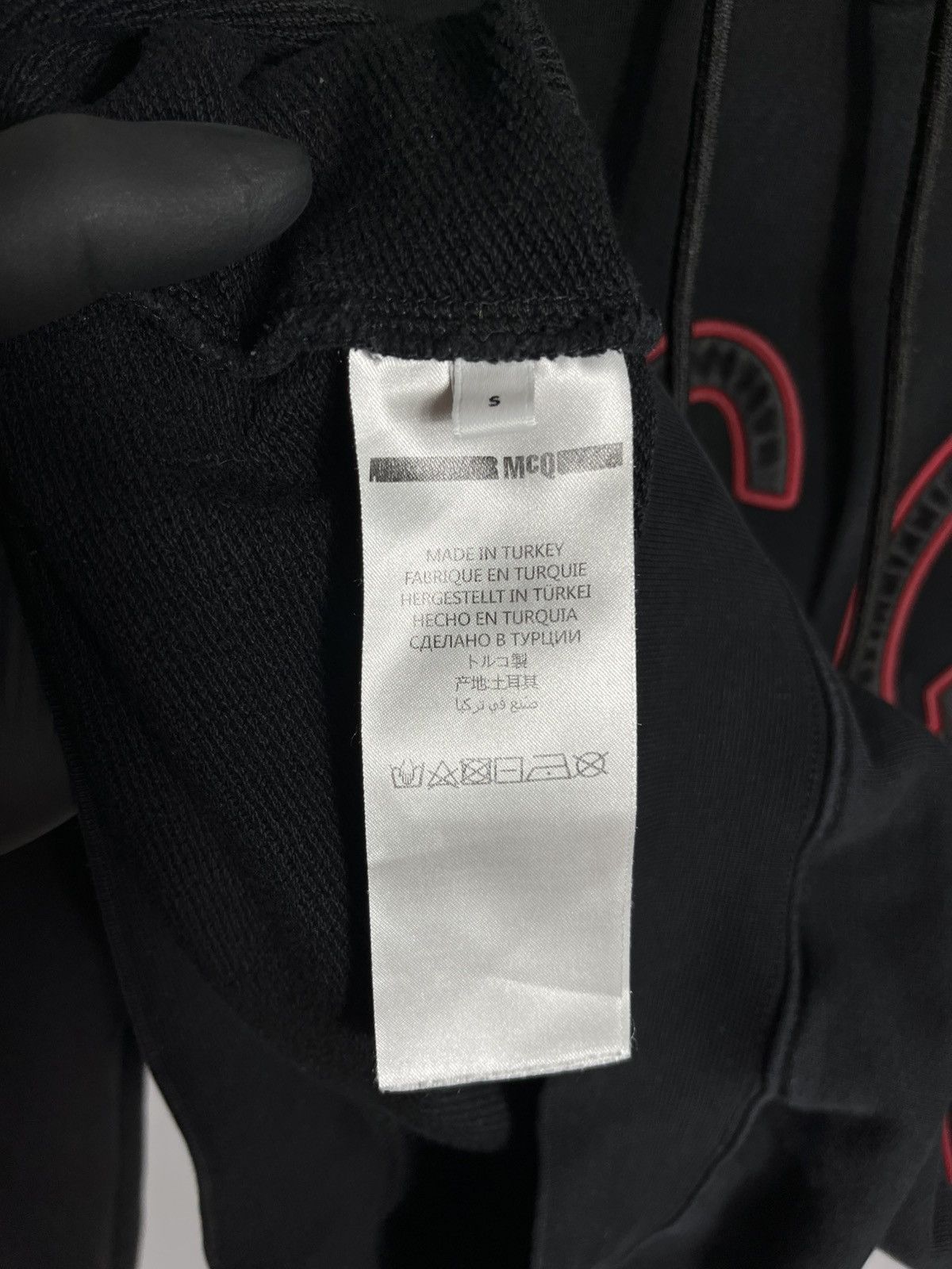 Alexander McQueen MCQ ALEXANDER MCQUEEN VELVET LOGO HOODED MENS BLACK Size US S / EU 44-46 / 1 - 6 Thumbnail