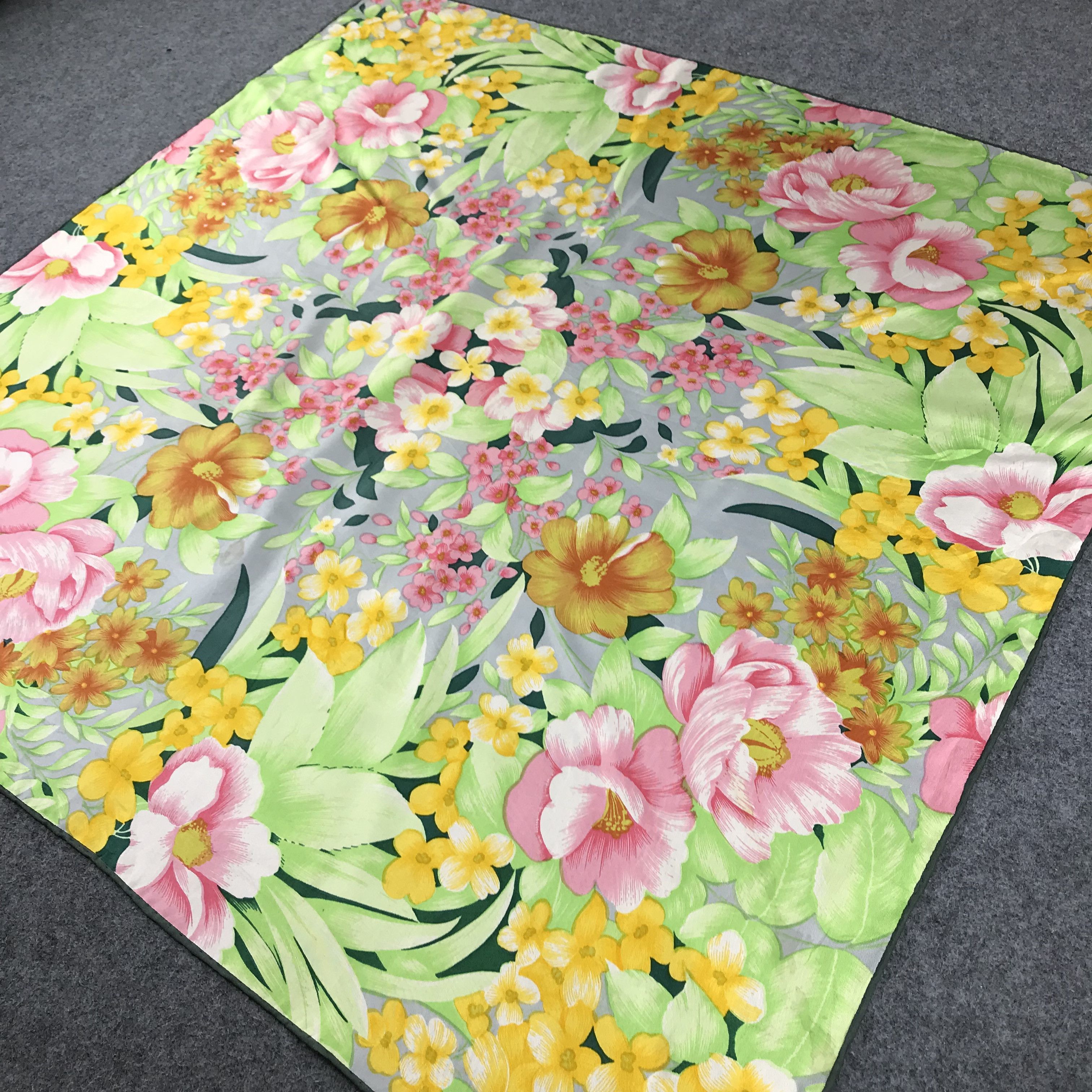 Japanese Brand Vintage Luxury Floral Silk Scarf M156 Size ONE SIZE - 3 Thumbnail