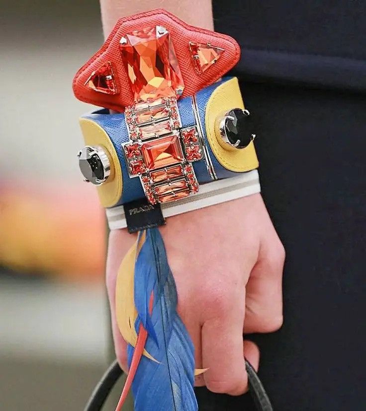 Prada PRADA SS14 Feather Elastic Bracelet – Red Saffiano Leather Size ONE SIZE - 4 Thumbnail