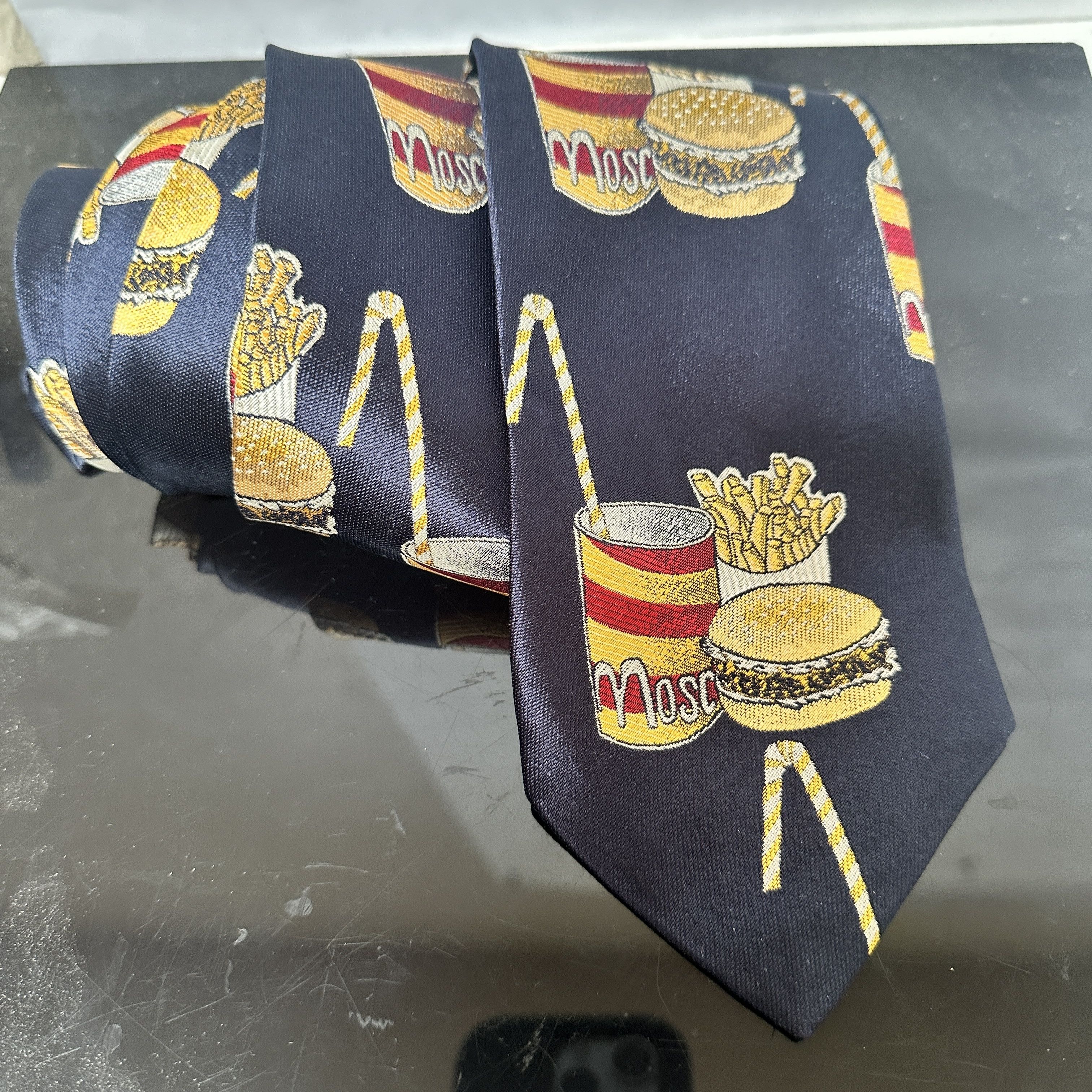 Moschino Moschino Tie Collectors Item Silk Hamburger Fries Size ONE SIZE - 1 Thumbnail
