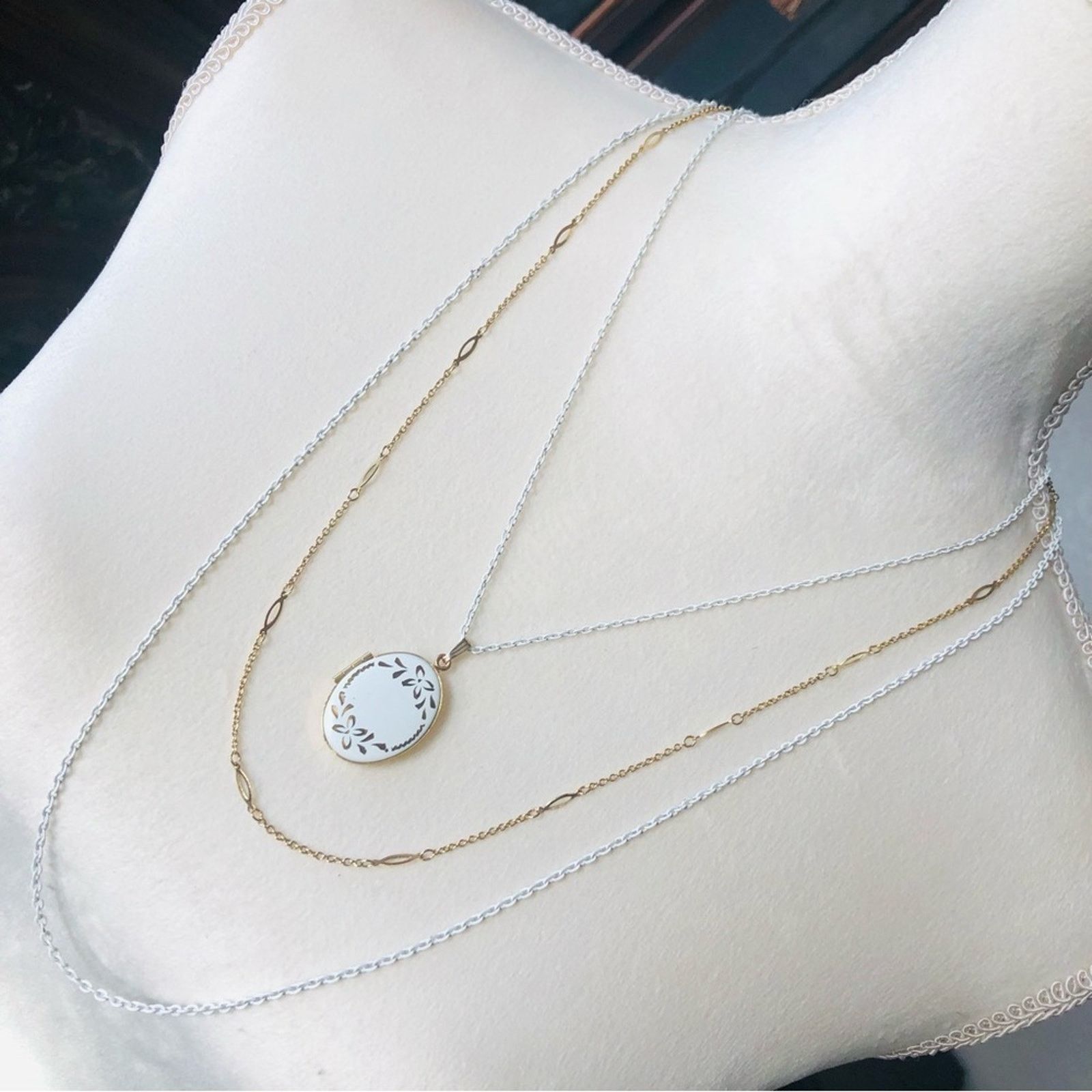 Vintage Vintage 70s-80s triple layered chain locket necklace Size ONE SIZE - 1 Thumbnail
