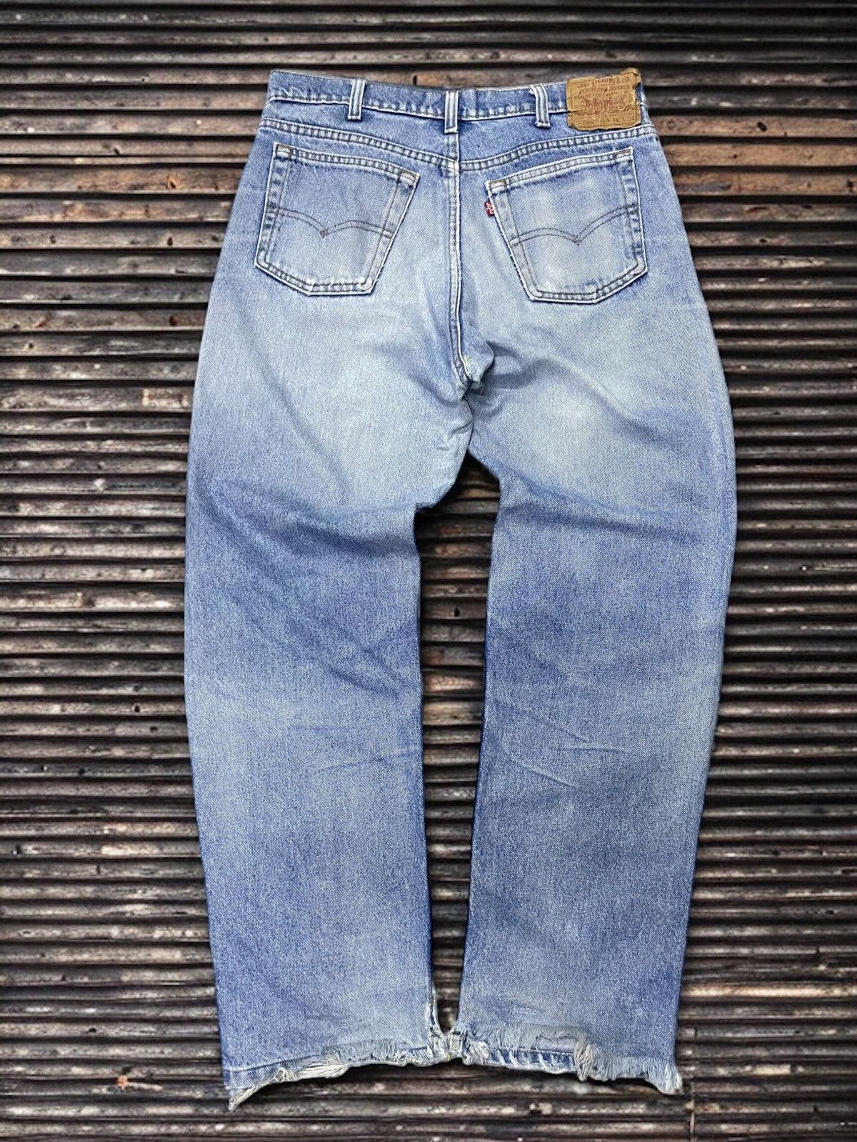 Vintage Levis 519-0219 Distressed Light Wash Jeans