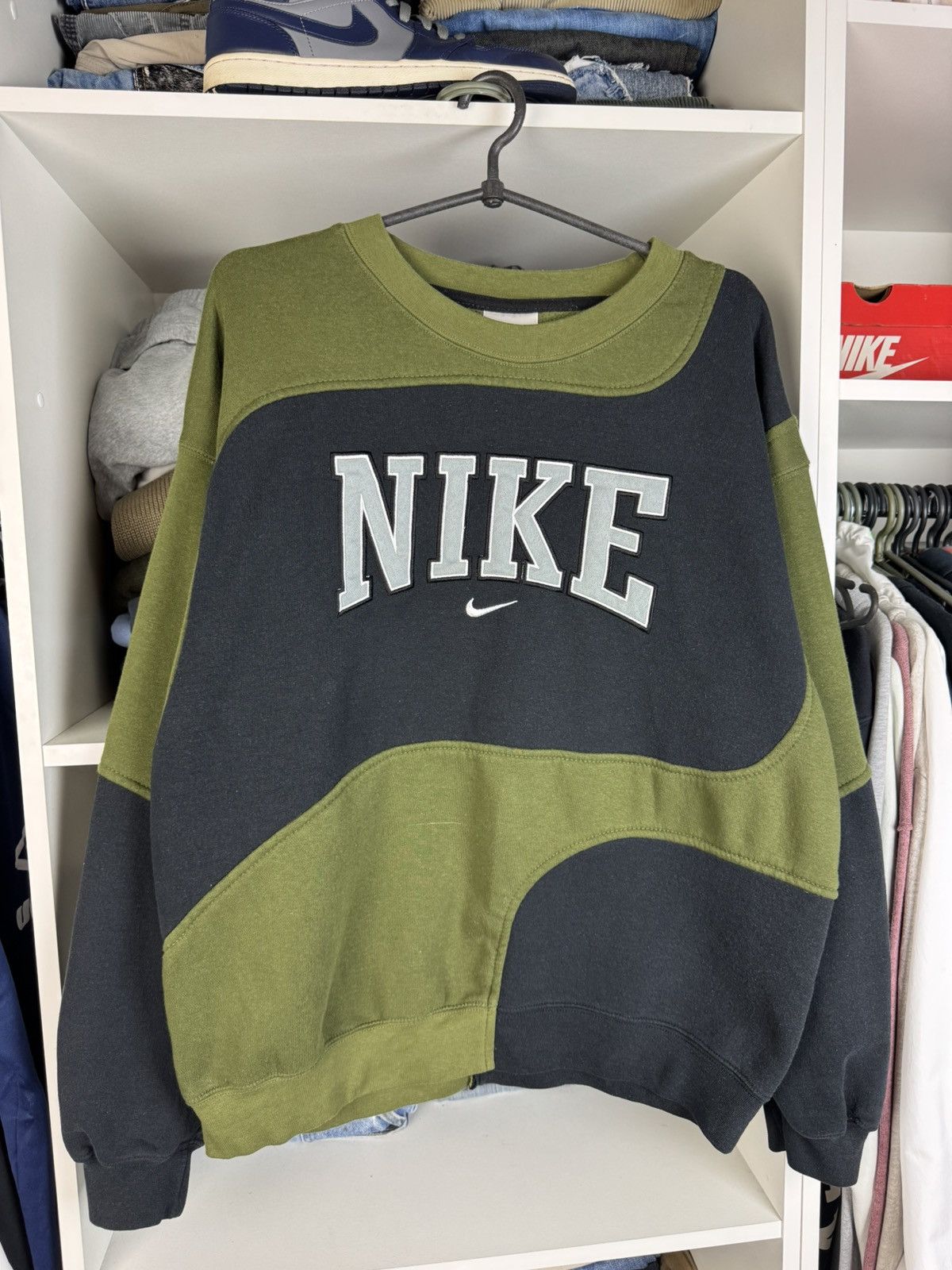 Nike Vintage Nike Reworked Two Tone Sweatshirt White Tag USA Size US L / EU 52-54 / 3 - 1 Thumbnail