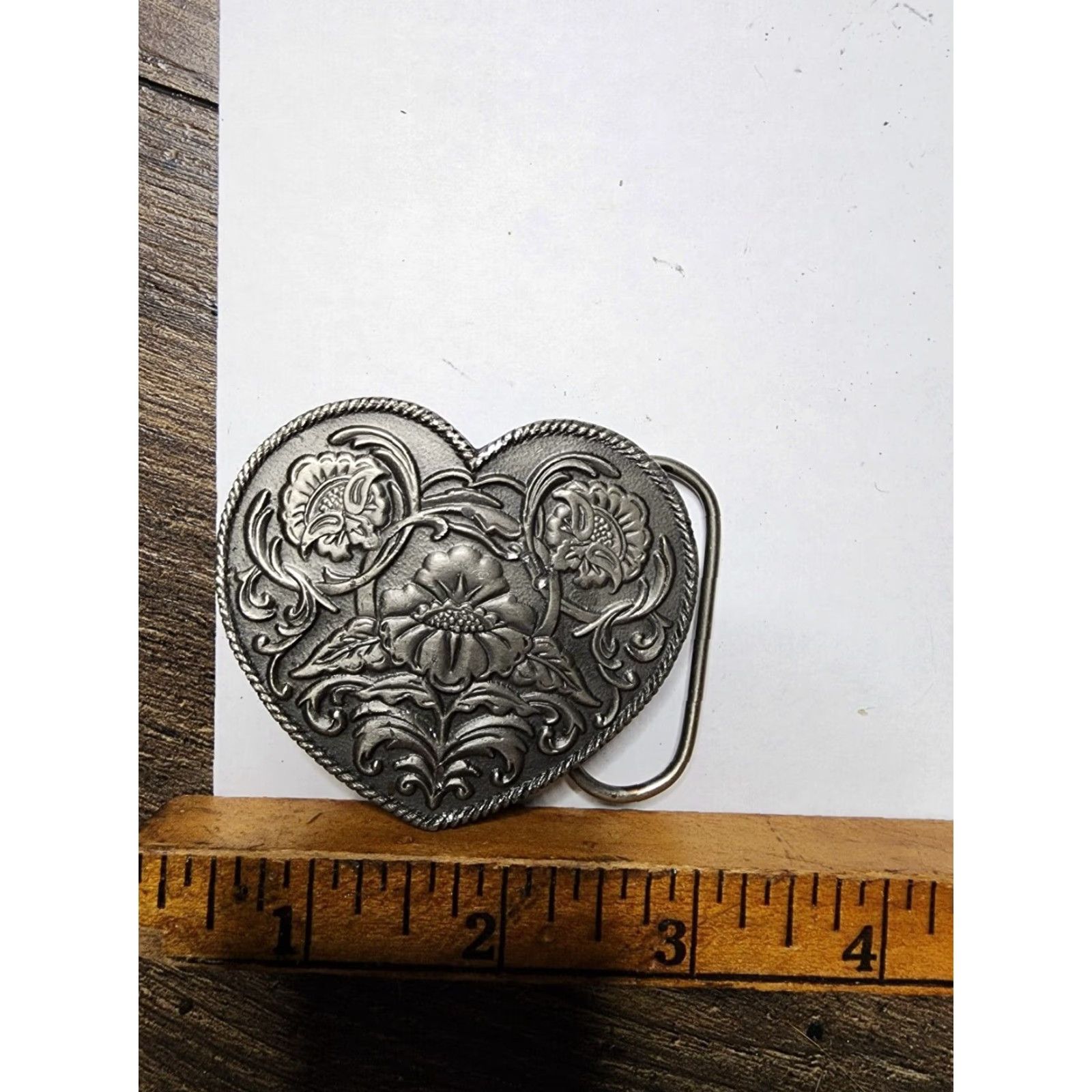 Vintage Vintage Siskiyou Belt Buckle Western Heart Cutout Pewter Silver 1990s Adult Unisex Belt buckle Decade 90s Fashion Accessories Heart Clip Size ONE SIZE - 5 Thumbnail