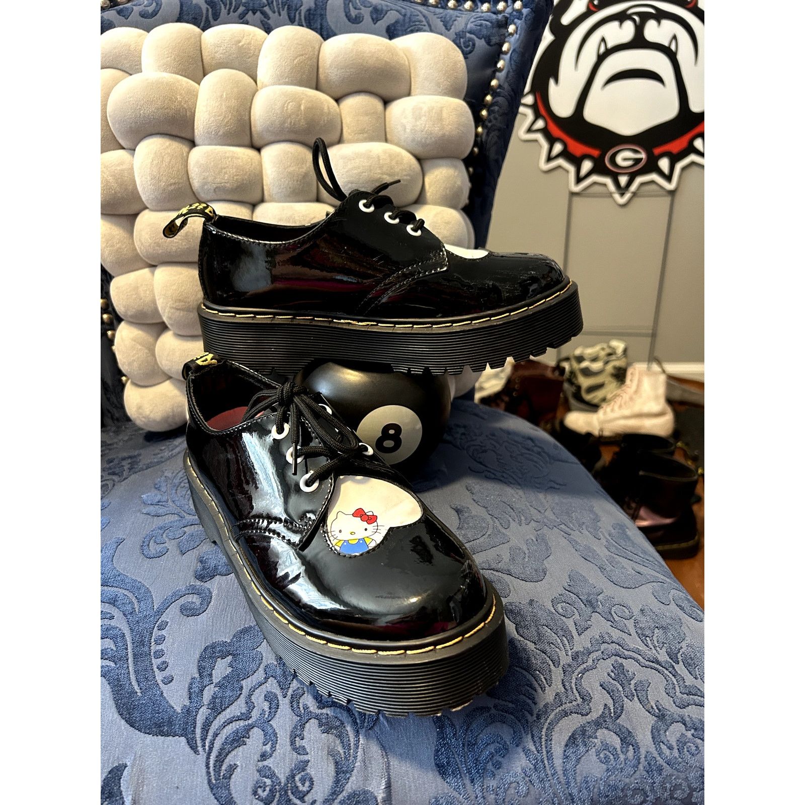 Dr. Martens Dr Martens x Hello Kitty Patent Leather size 9/EU 41 Size US 9 / IT 39 - 1 Thumbnail