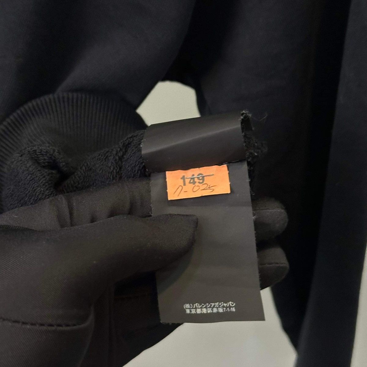 Balenciaga BALENCIAGA WAVE BLACK HOODIE Size US XS / EU 42 / 0 - 9 Thumbnail