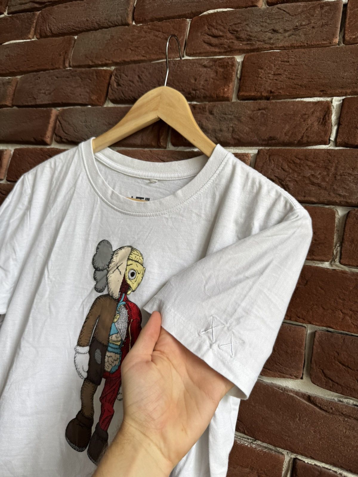 Japanese Brand Uniqlo Kaws T Shirt Rare Logo Tee Hype Streetwear Collab M Size US M / EU 48-50 / 2 - 2 Thumbnail