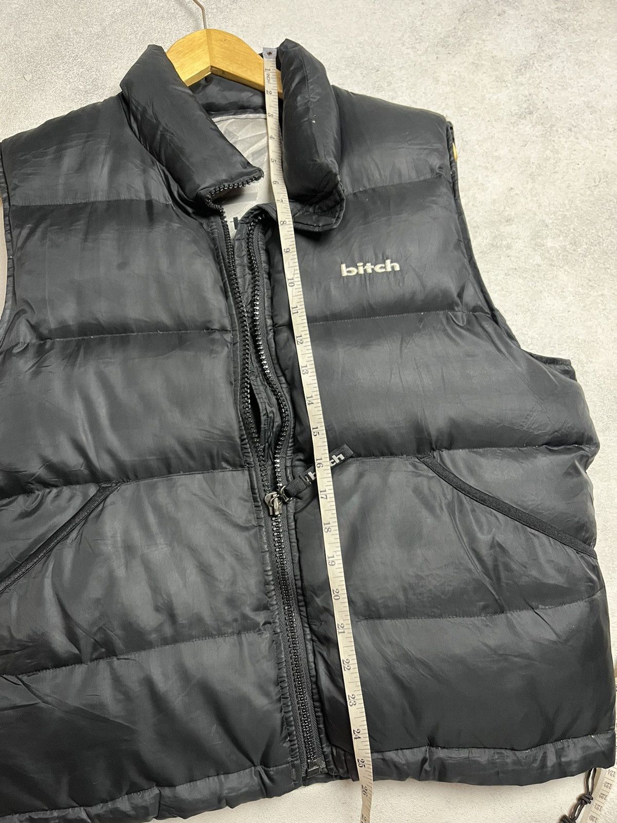 Vintage Vintage Bitch Skateboard Vest Puffer Jacket Size US L / EU 52-54 / 3 - 8 Thumbnail