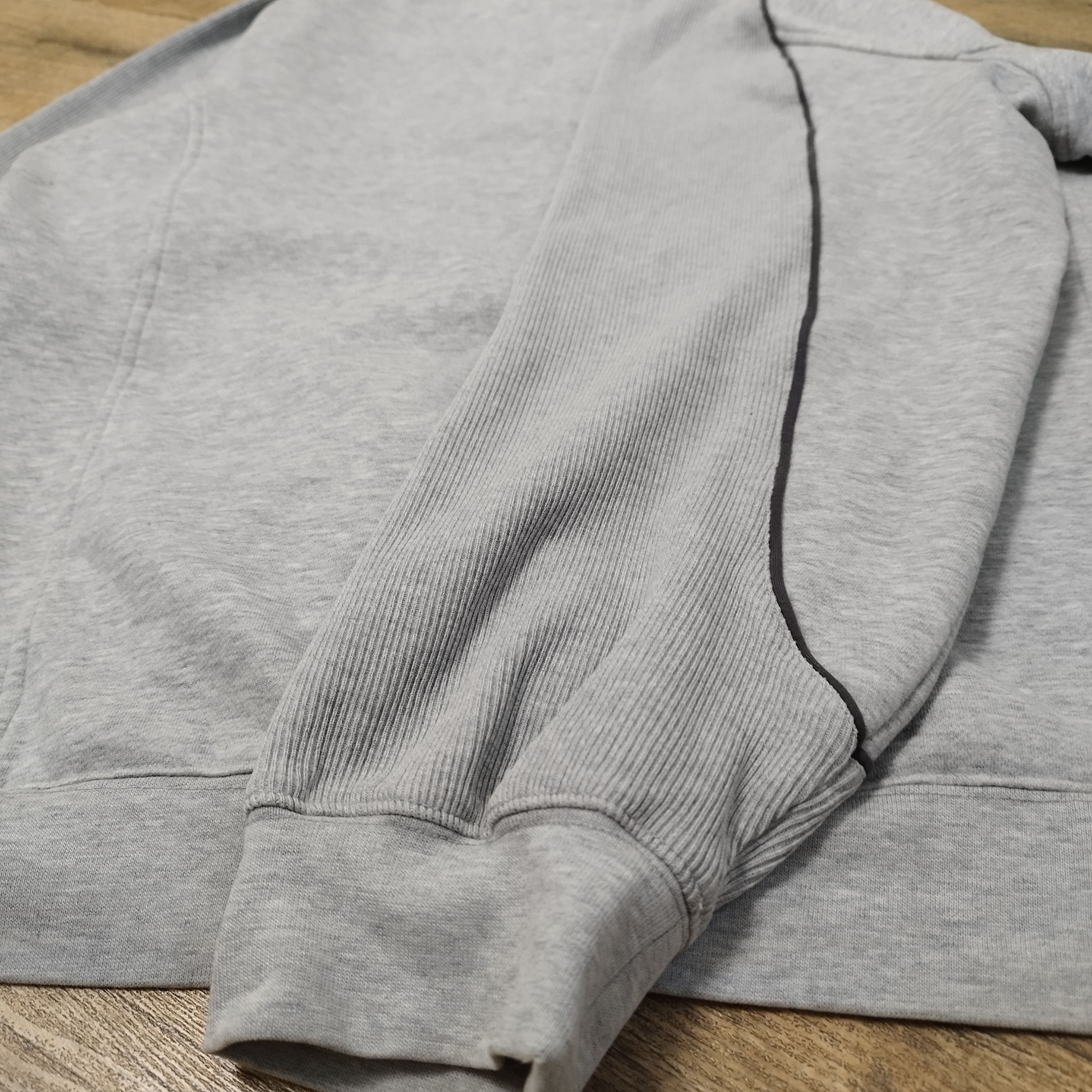 Nike Vintage Nike Center Swoosh Embroidered Sweatshirt Grey L Y2K Size US L / EU 52-54 / 3 - 6 Thumbnail