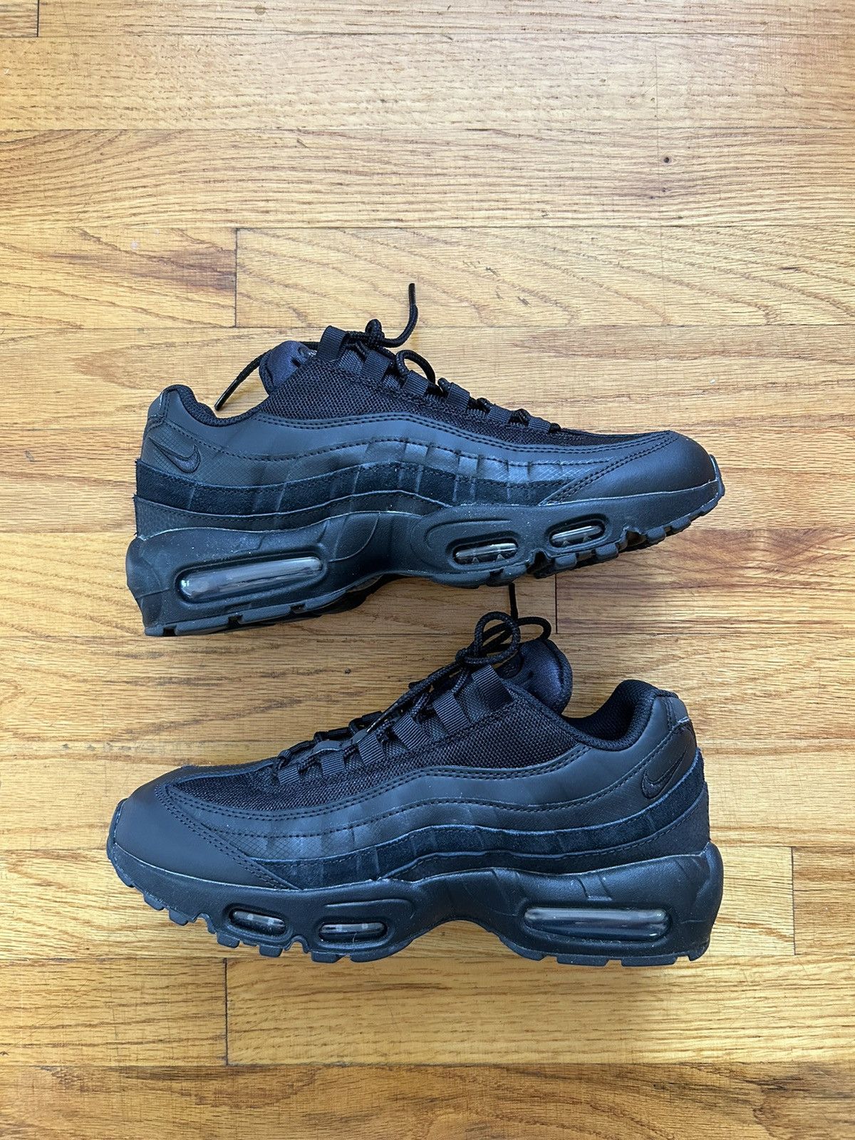 Nike Nike Air Max 95 Black *NEW* Size US 9.5 / EU 42-43 - 1 Thumbnail