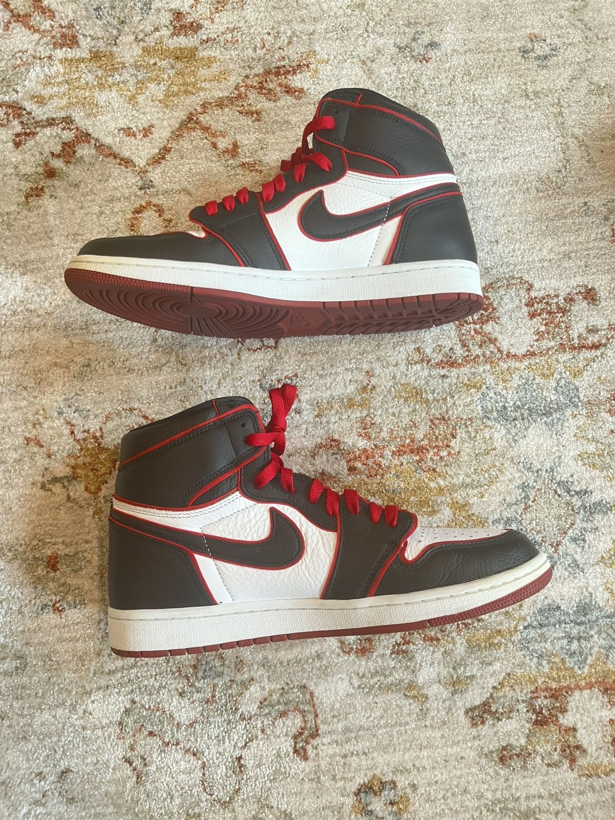 Jordan Brand Jordan 4 Bloodline 10.5 Size US 10.5 / EU 43-44 - 3 Thumbnail