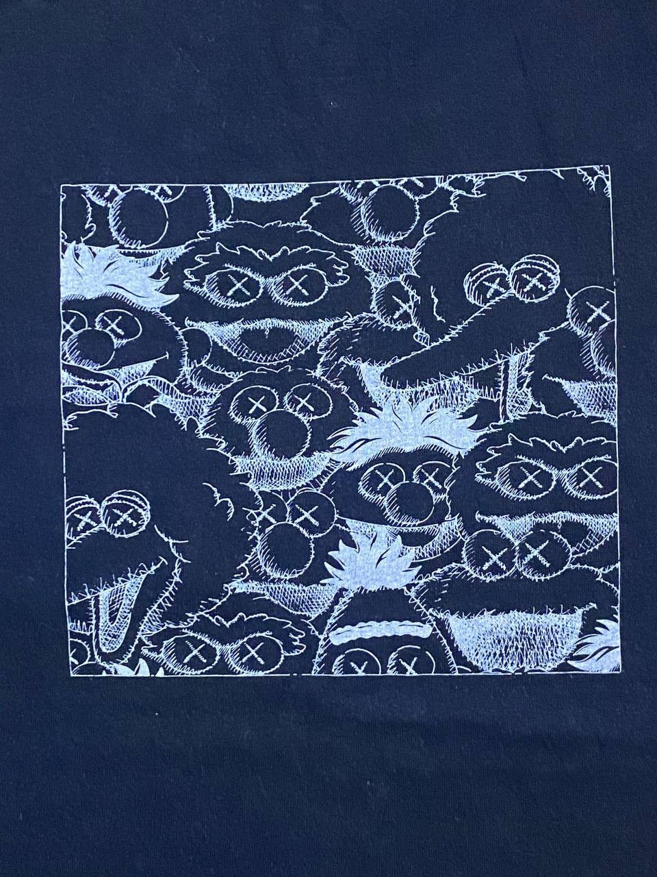 Kaws × Uniqlo Uniqlo x Kaws Sesame street tee Size US M / EU 48-50 / 2 - 3 Thumbnail