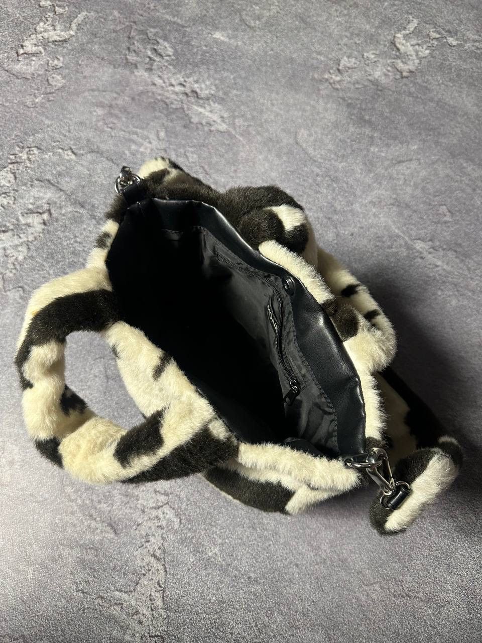 Hysteric Glamour × Japanese Brand × Le Grande Bleu (L.G.B.) 🐮FAUX FUR COW FLUFFY BAG Size ONE SIZE - 5 Thumbnail