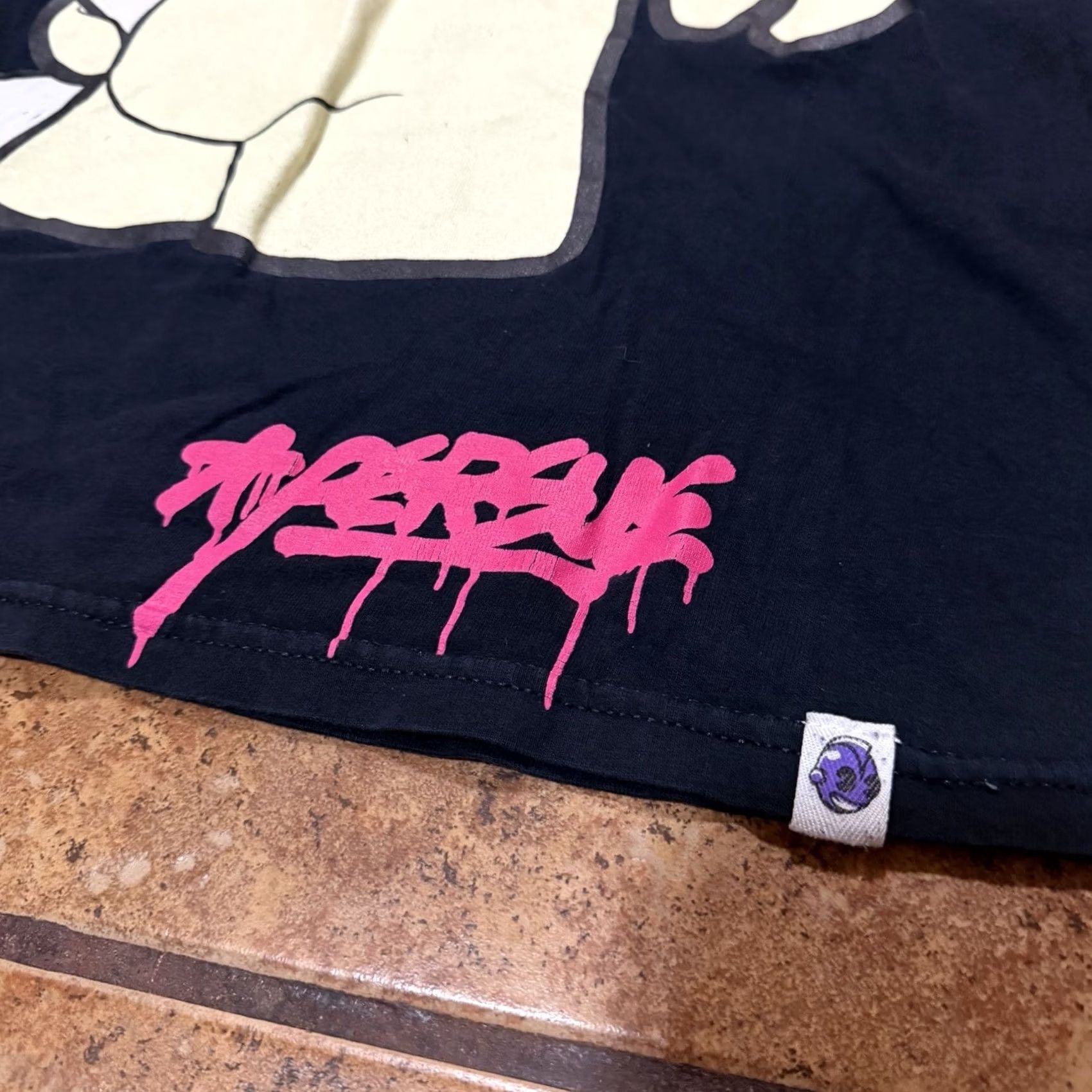 Vintage VINTAGE Kidrobot Persue Munny Shirt Limited Edition Y2K Graffiti Size Small Mens T-Shirt Cotton Black 2000s Rare Graphic Print Crew Neck Short Sleeve Size US S / EU 44-46 / 1 - 3 Thumbnail