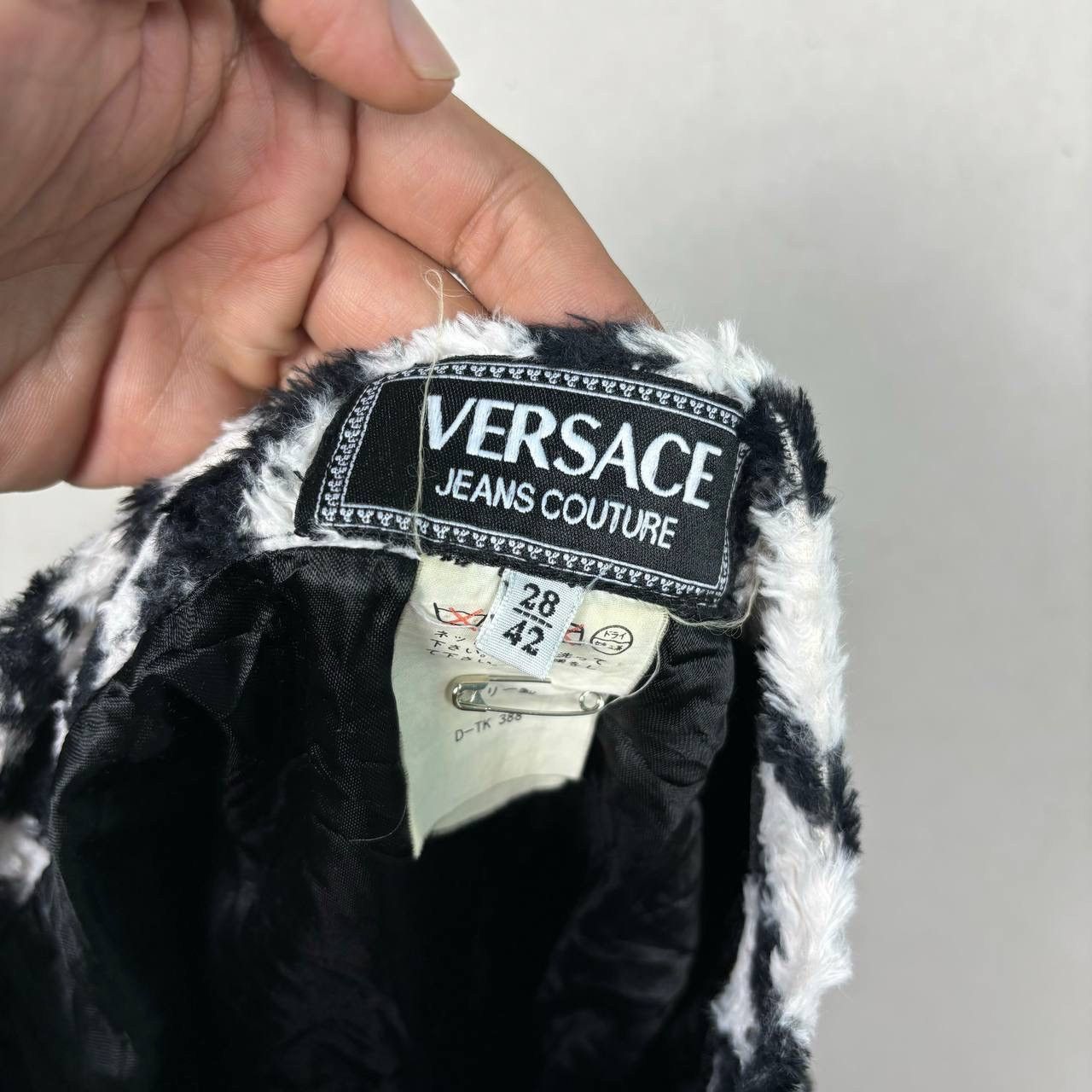 Versace × Versace Jeans Couture Versace Jeans Couture Fuzzy Zebra Print Skirt Size 28" / US 6 / IT 42 - 5 Thumbnail