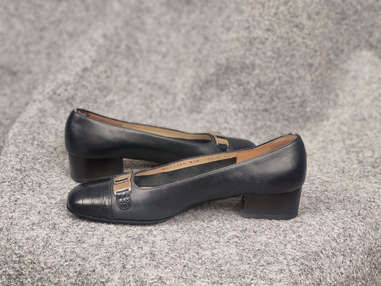 Salvatore Ferragamo Salvatore Ferragamo Vintage Pumps Heel Leather Black Shoes Size US 7.5 / IT 37.5 - 9 Thumbnail