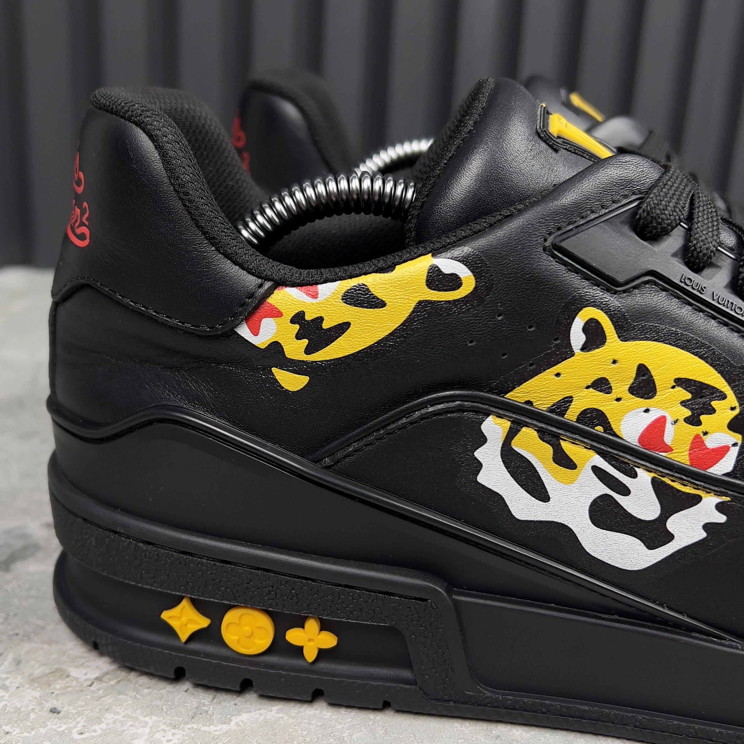 Louis Vuitton Louis Vuitton Nigo Trainer LV Tiger Sneaker Monogram Size US 9.5 / EU 42-43 - 11 Thumbnail