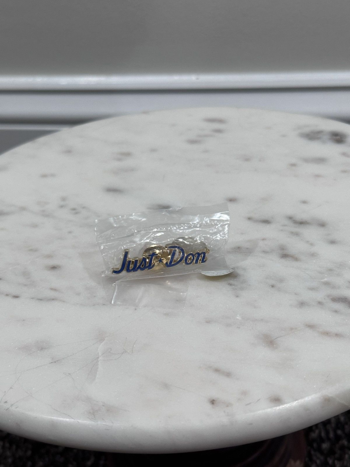 SUPREME FUCK EVERYBODY PIN