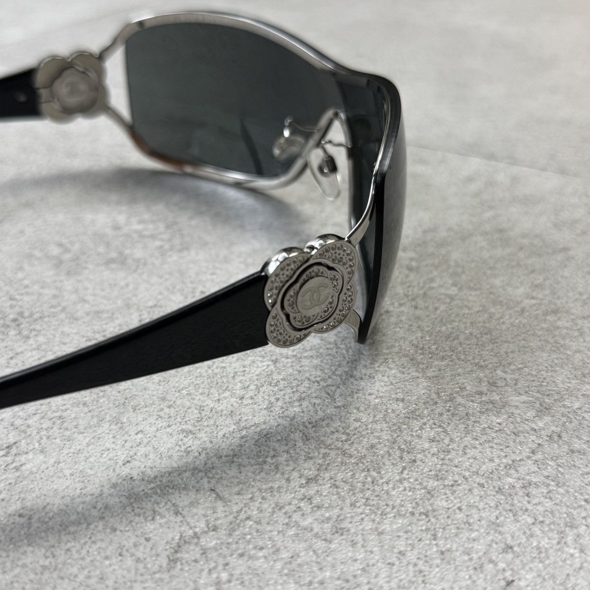 Chanel CHANEL CC Camellia Flower Swarovski Sunglasses 4164-B Size ONE SIZE - 9 Thumbnail