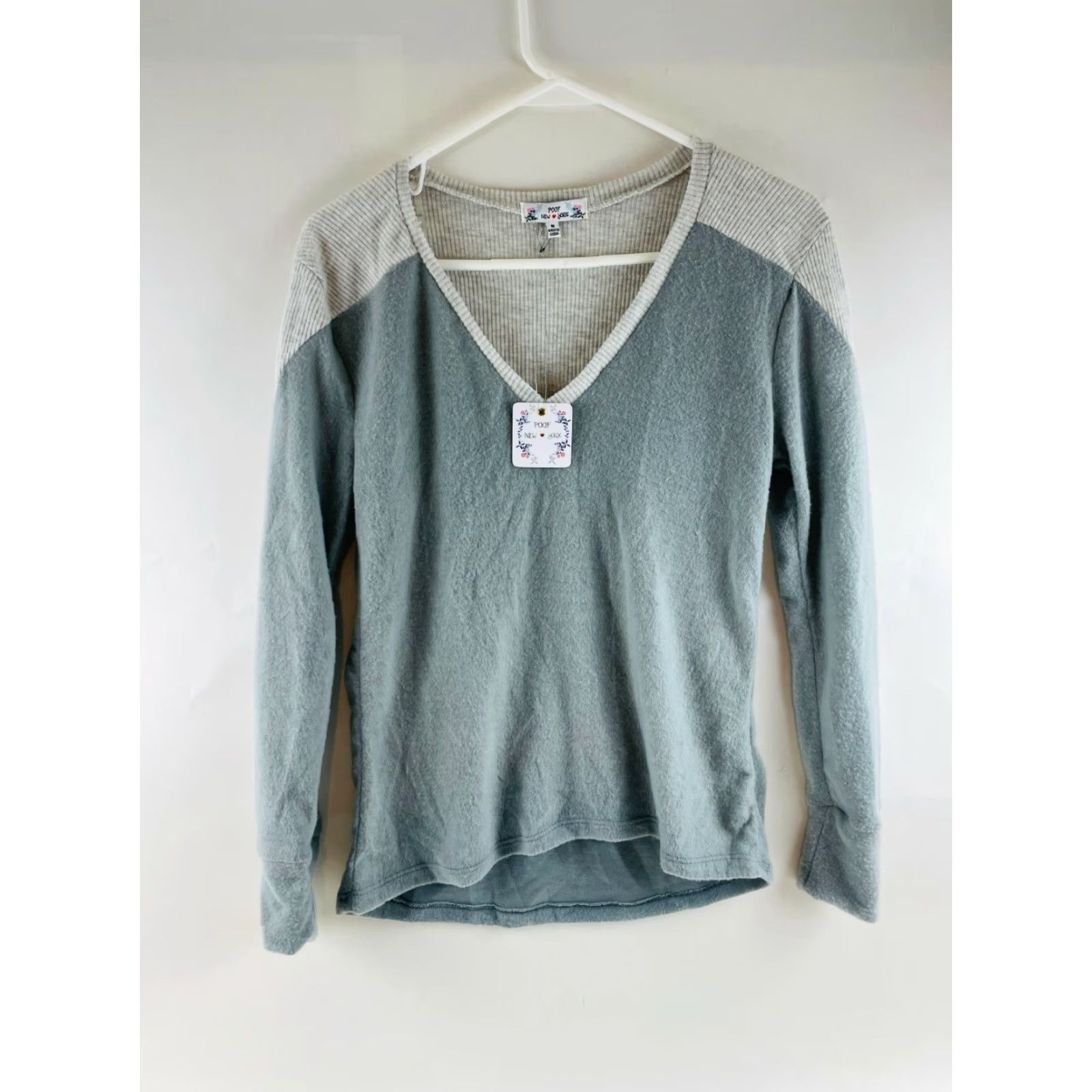 Vintage Poof New York Sweater Women's M Gray Fleece Deep V-Neck Long Sleeve NWD Vintage No Size M / US 6-8 / IT 42-44 - 2 Thumbnail