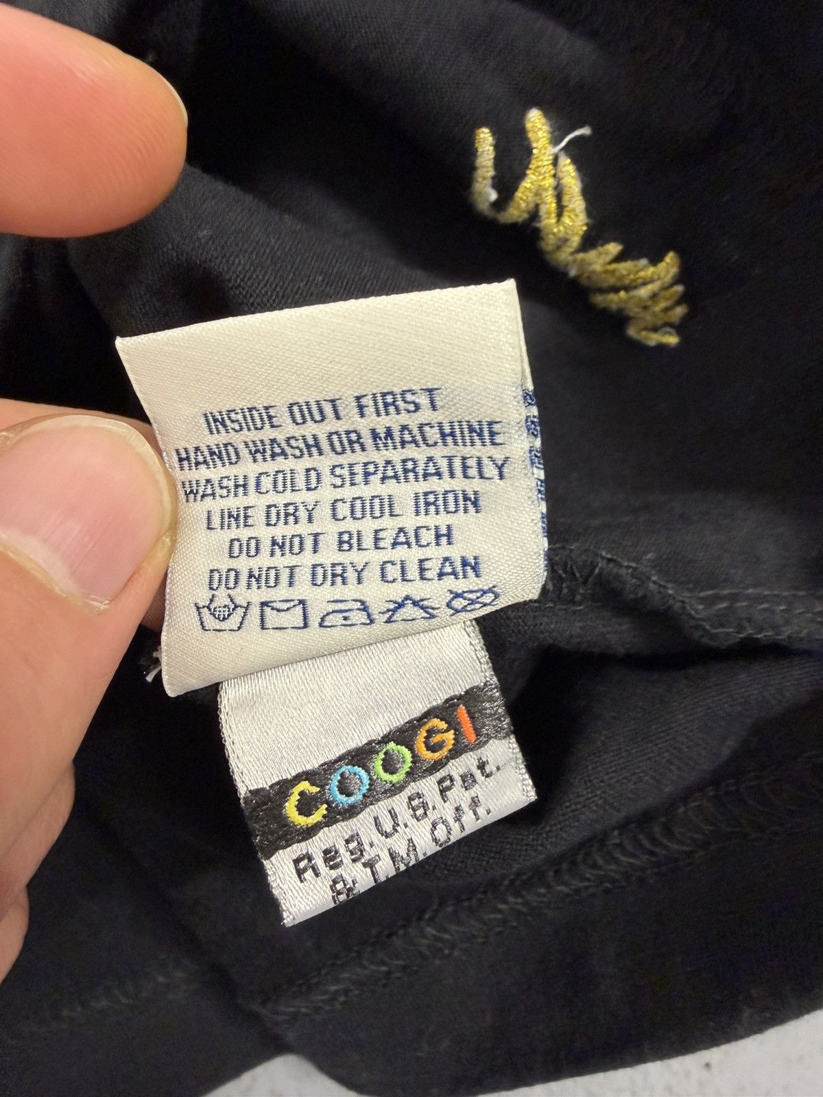 Coogi Vintage 00s Coogi Gold Dragon Thick Blend T-Shirt Size US M / EU 48-50 / 2 - 11 Thumbnail