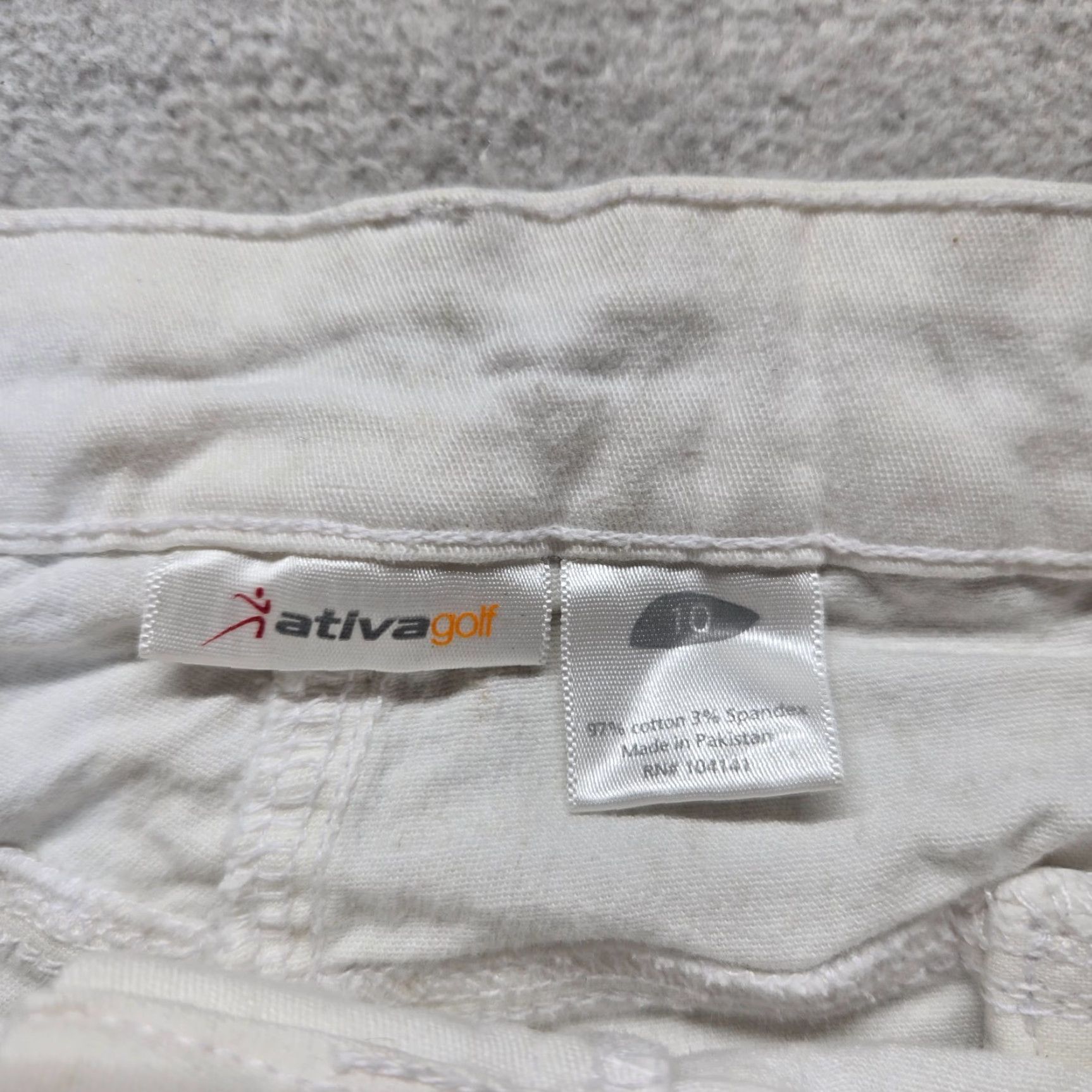 Vintage ATIVA Golf Bermuda Shorts Women Size 10 White Adult Casual Polyester Golf Shorts Womens Size 32" / US 10 / IT 46 - 2 Thumbnail