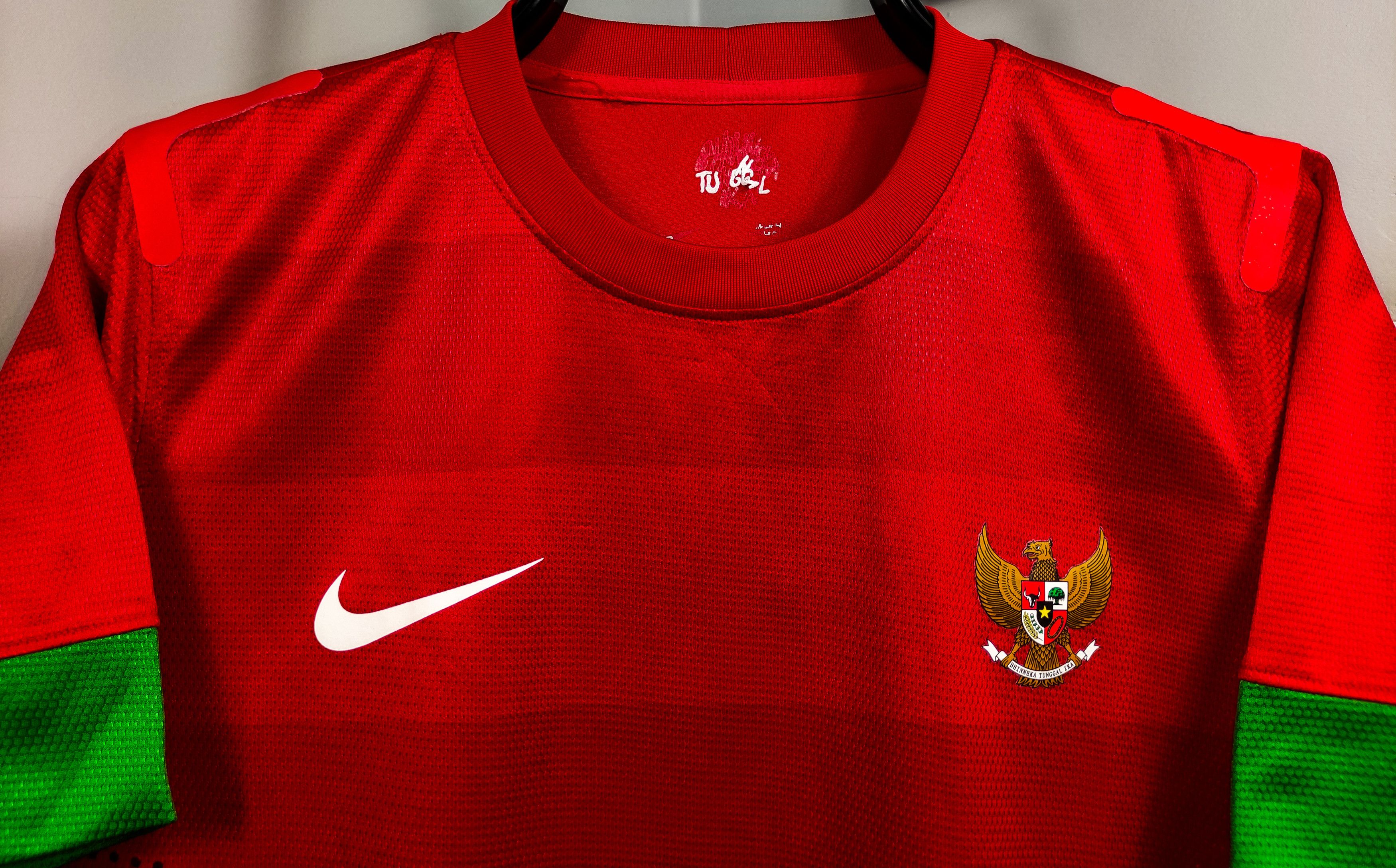 Nike Indonesia 2012 2013 Nike Home Player Issue Authentic Shirt Size US L / EU 52-54 / 3 - 10 Thumbnail