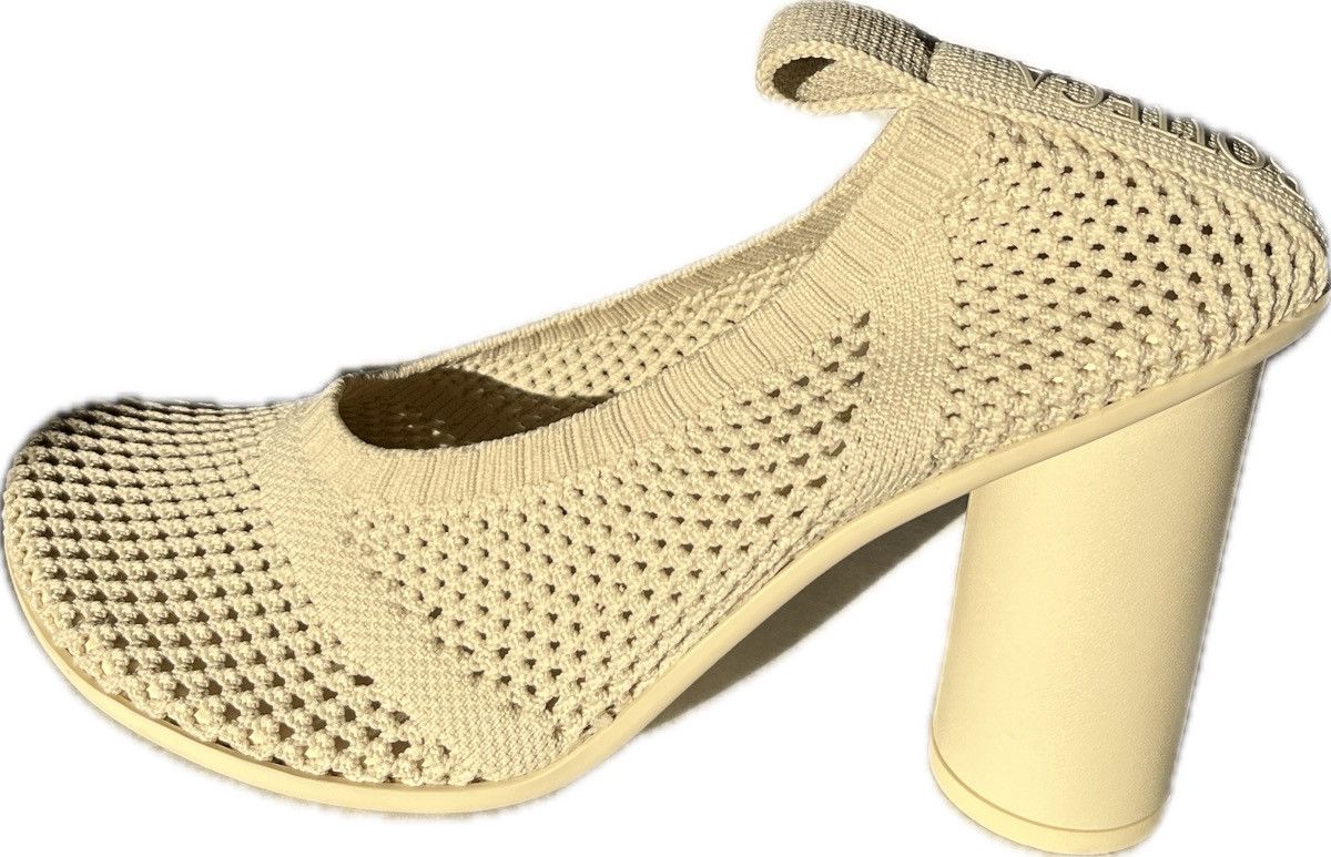 Bottega Veneta Bottega Veneta Atomic Pumps Sea Salt sz 40 Size US 11 / IT 41 - 12 Thumbnail