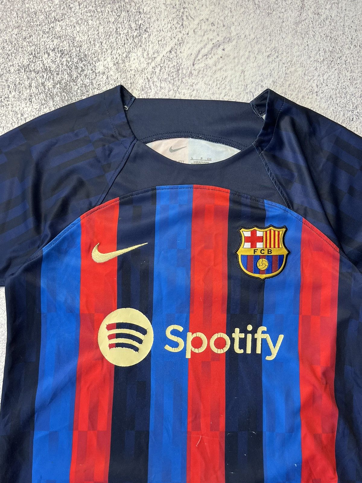 Vintage Nike Barcelona 2022/23 Home Soccer Football Jersey Men’s Size US S / EU 44-46 / 1 - 6 Thumbnail