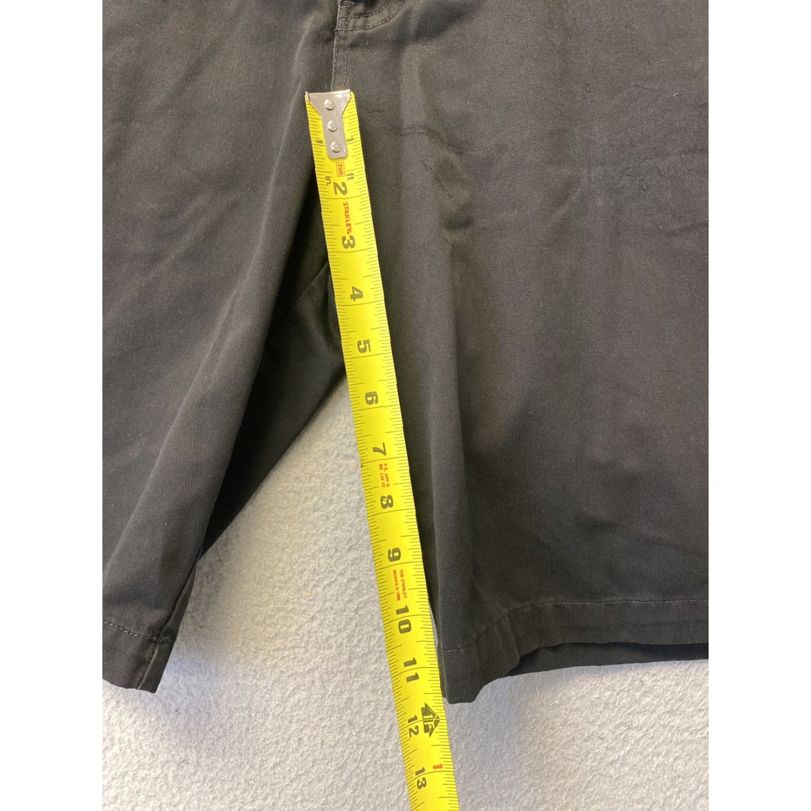 Volcom Volcom Shorts Mens Size 33 Black Flat Front Cotton Blend 96-53 Size US 33 - 4 Thumbnail
