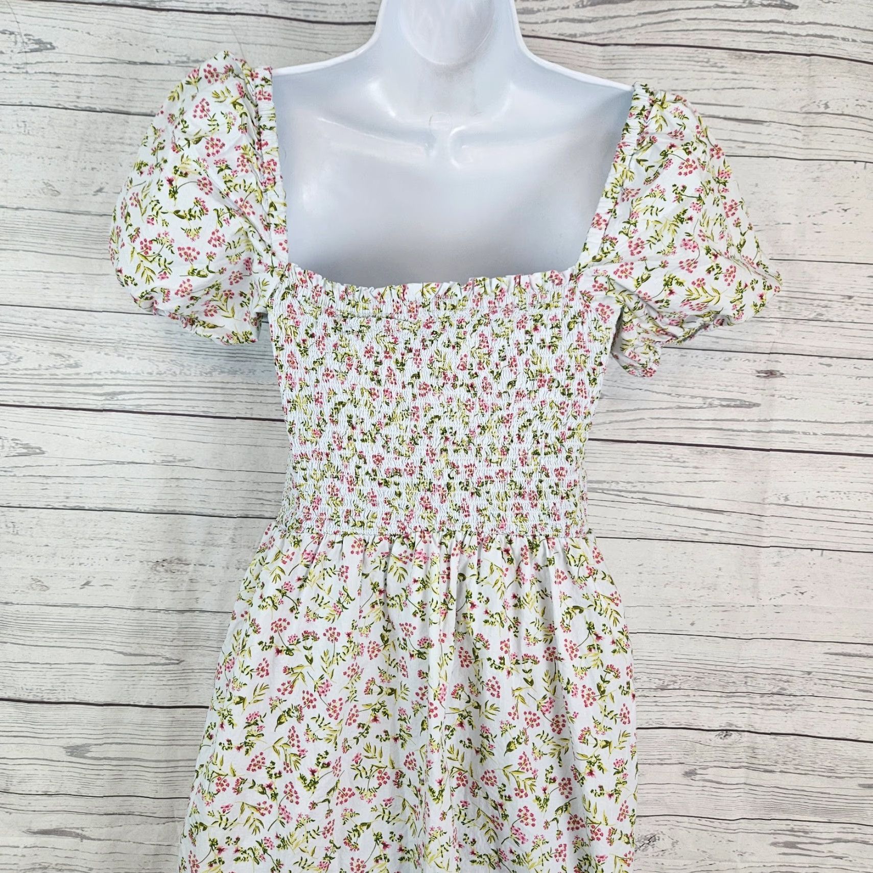 J.Crew J Crew Womens Short Sleeve Smocked Dress Meadow Floral Sz Medium Pink Green Size 32" / US 10 / IT 46 - 4 Thumbnail